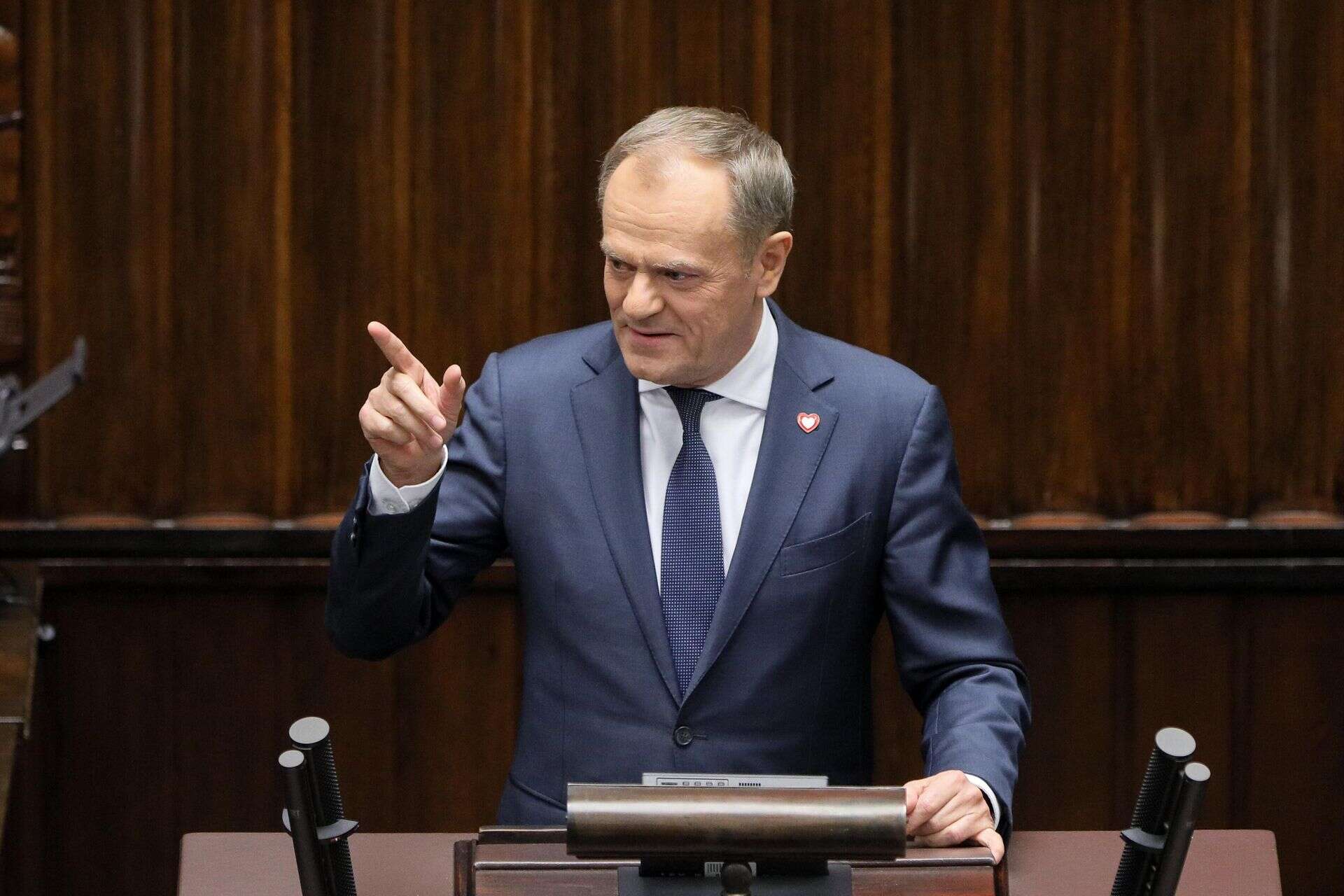 Dobry pomysł? Donald Tusk zapowiedział szkolenia wojskowe! 