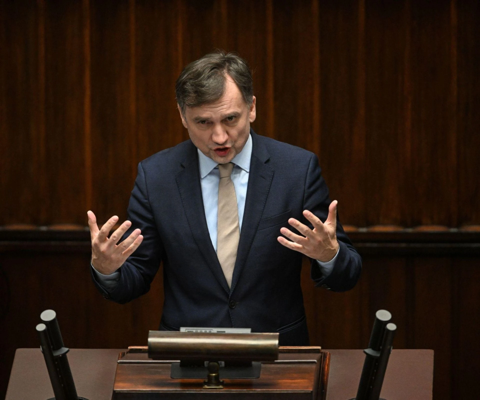 tajemniczy list w tle Ziobro zeznaje! Sensacja w sprawie Funduszu Sprawiedliwości?