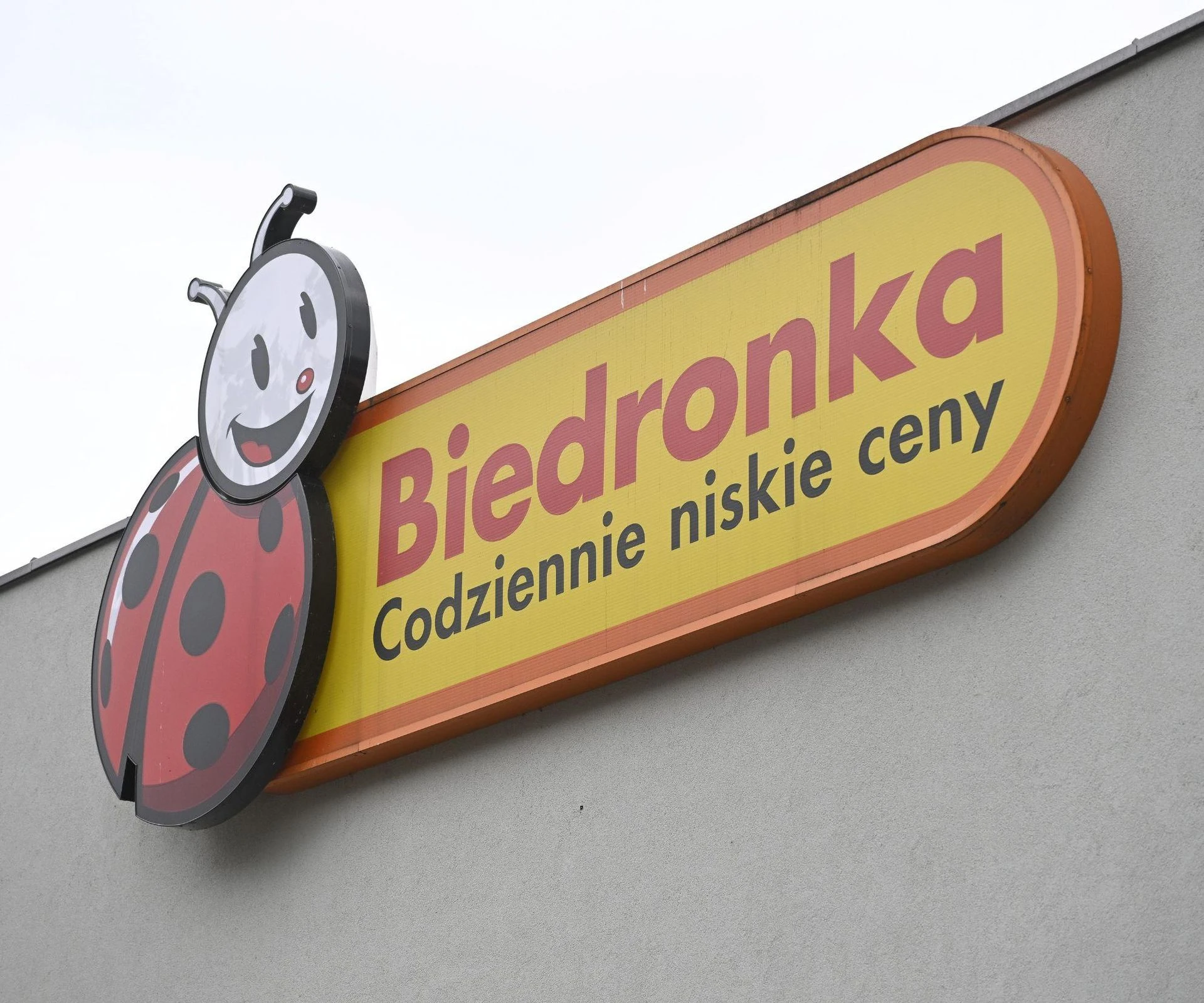 Promocje i nie tylko Idź do Biedronki, a to dostaniesz przy kasie. W przyszłym tygodniu znów tam pójdziesz