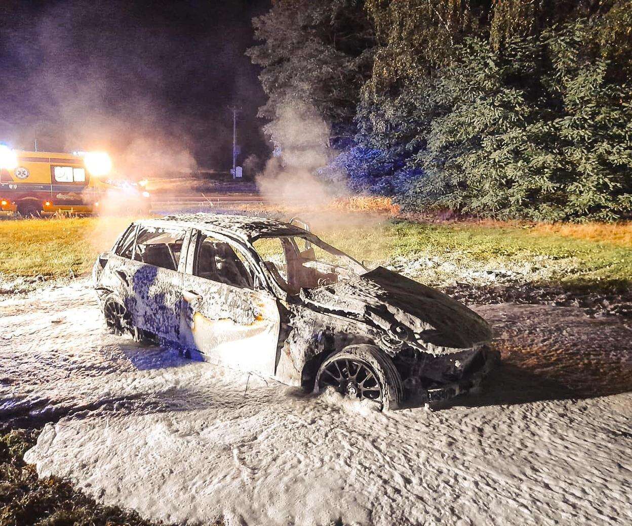 Ogromna tragedia 17-latek zginął w pożarze samochodu osobowego!