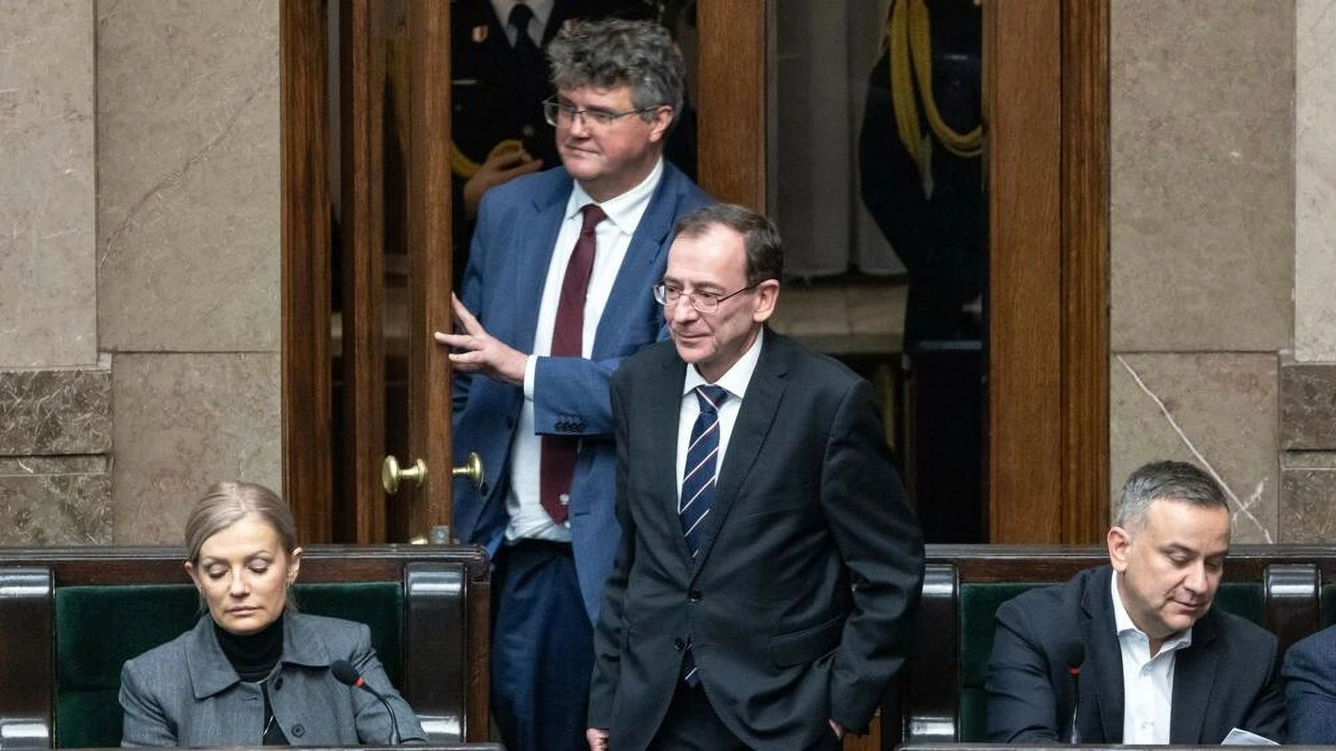 O co chodzi? Do sądu trafił akt oskarżenia przeciwko Wąsikowi i Kamińskiemu. Europosłom PiS grozi więzienie!