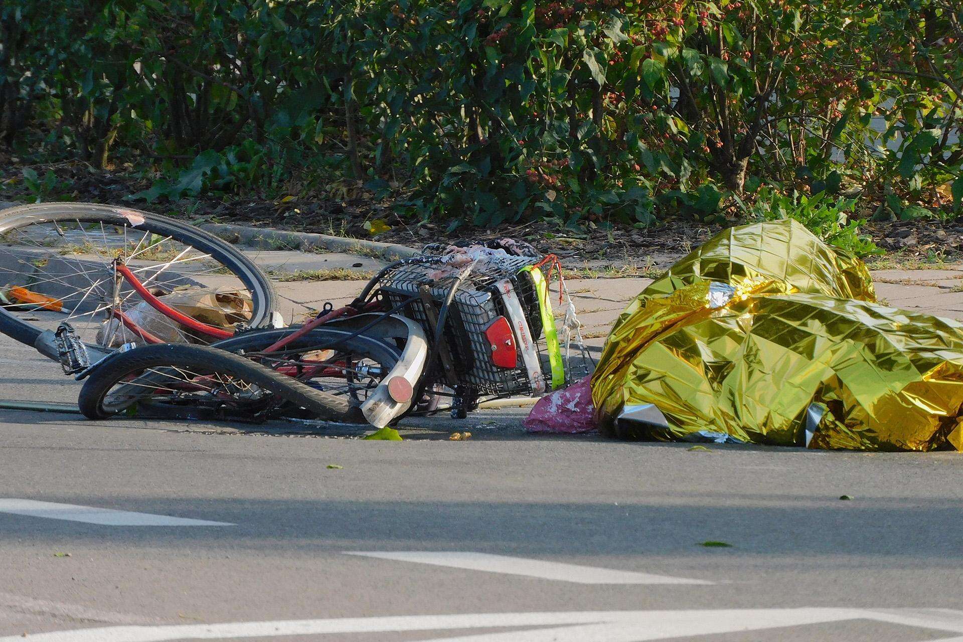 ŚMIERTELNY WYPADEK Przejeżdżał rowerem przez przejście dla pieszych. Zginął pod kołami busa