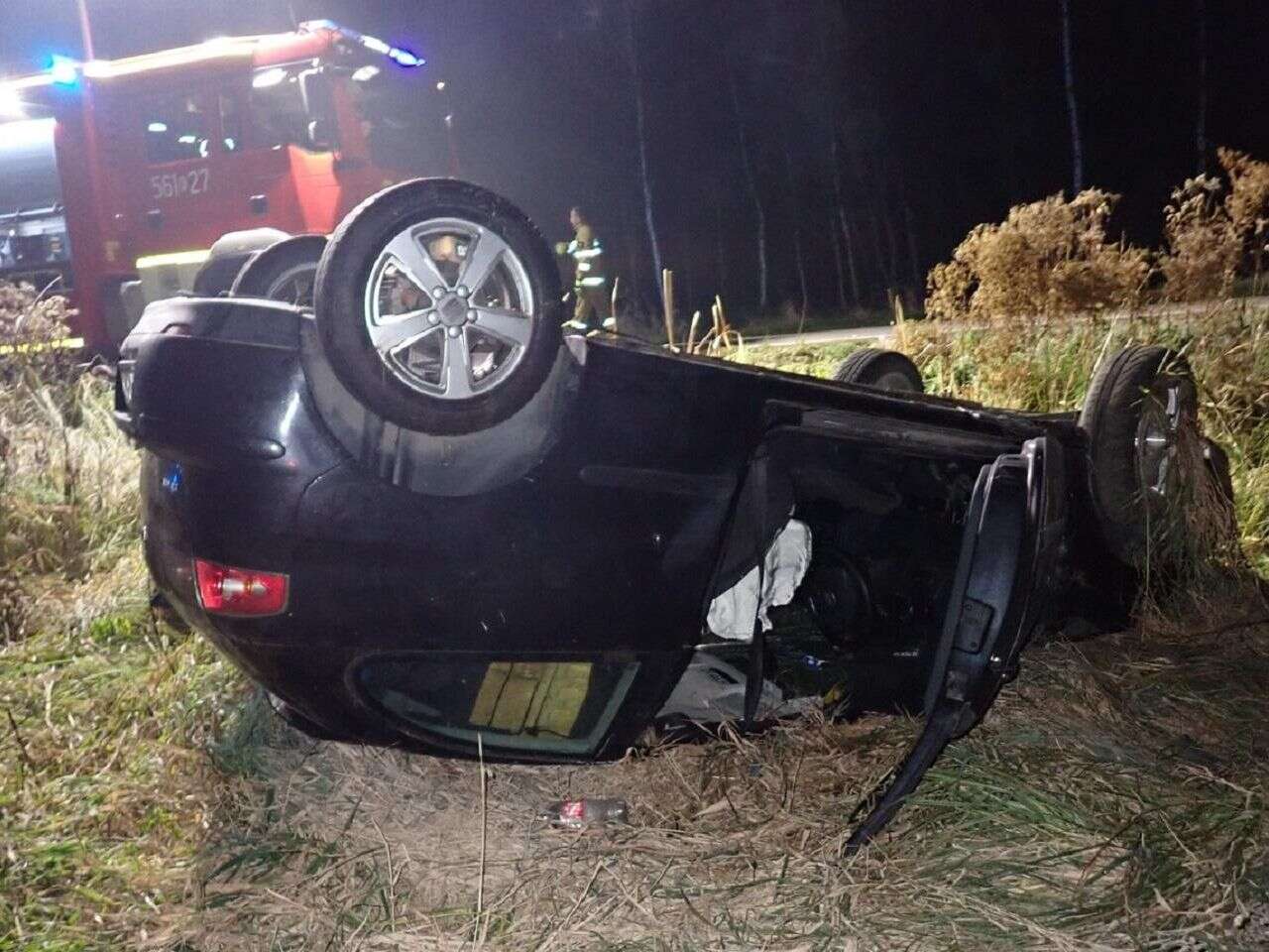 Poważne obrażenia 19-latka Dachowanie seata pod Krakowem. Kierował pijany nastolatek