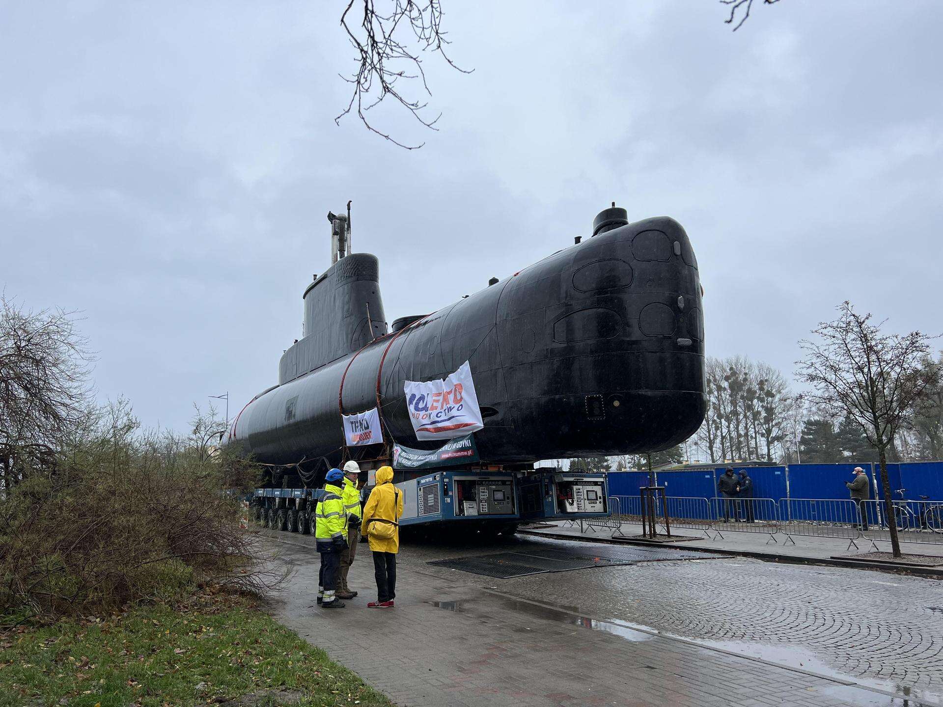 w miescie Transport okrętu podwodnego. ORP sokół trafi do Muzeum Marynarki Wojennej w Gdyni