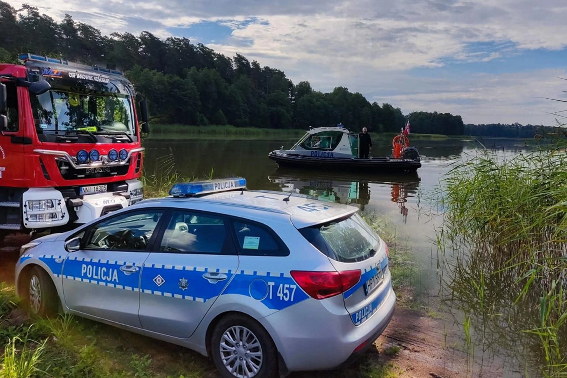 Służby szukają wędkarza Pojechał na ryby i przepadł bez śladu. Trwają poszukiwana nad jeziorem Omulew