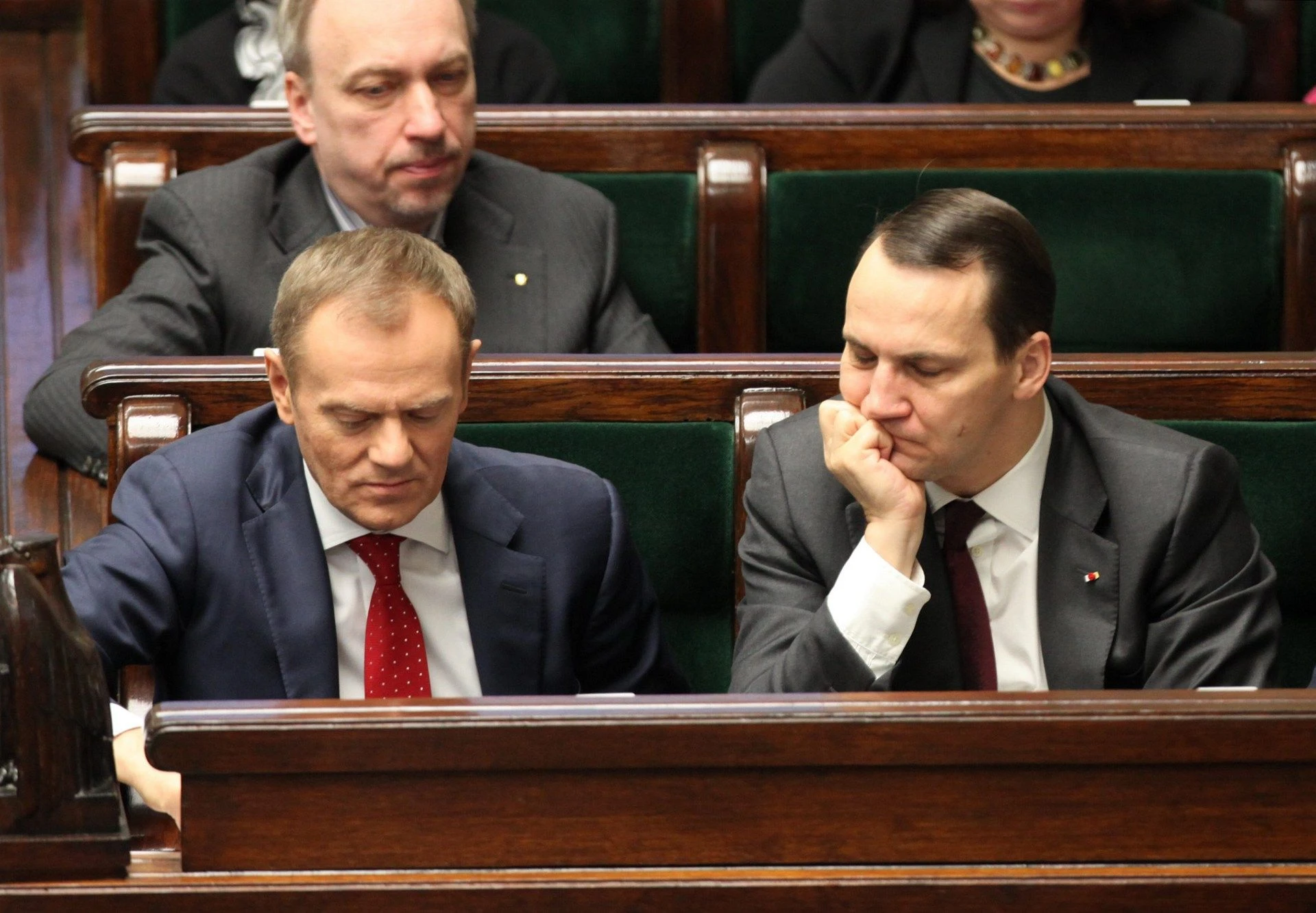 wicepremier to za mało? Donald Tusk chce, by Radosław Sikorski został premierem?! Była szefowa kancelarii pr…