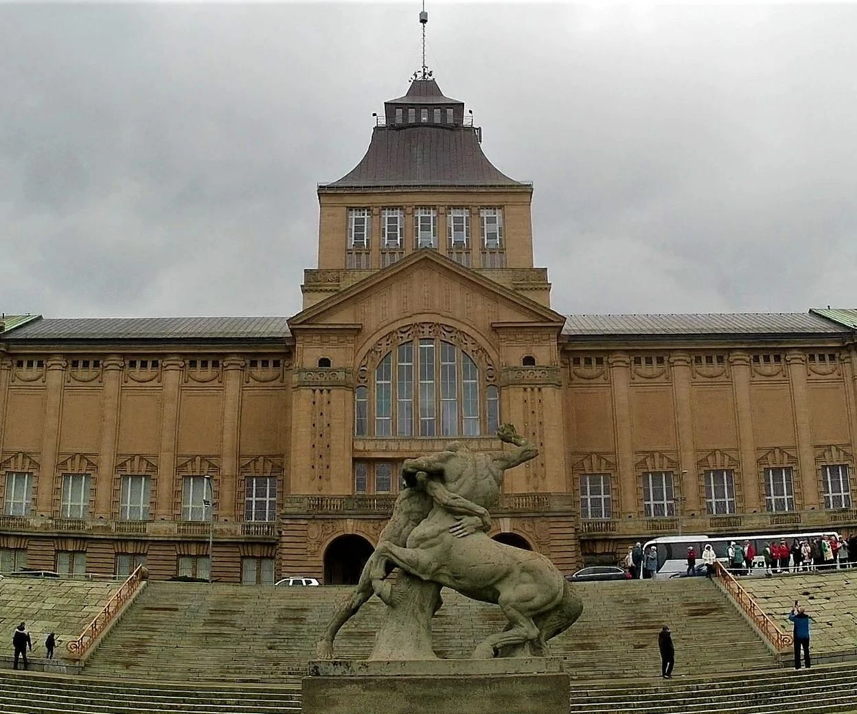 Co dalej? Czy Teatr Współczesny zostanie na Wałach Chrobrego? 