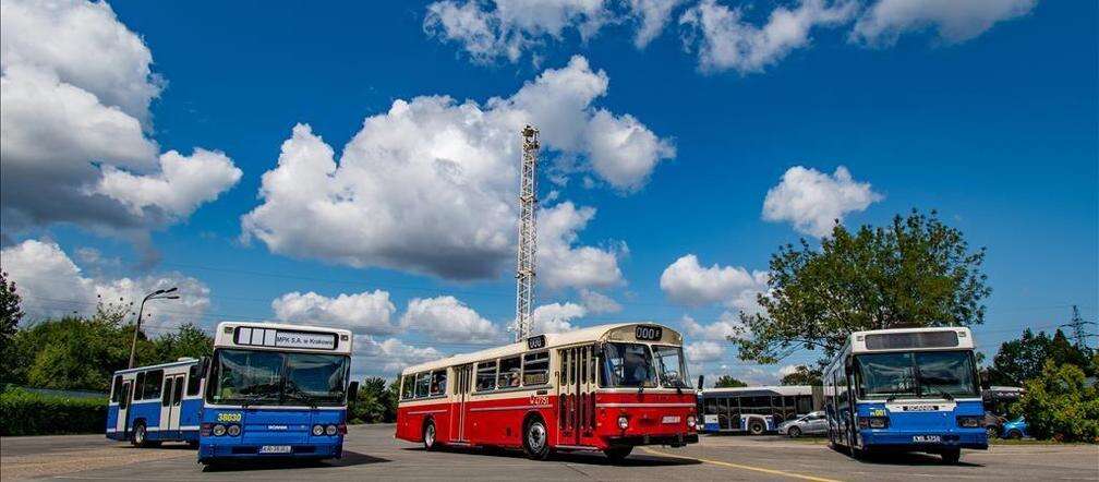 Prezentacja odnowionego autobusu W PRL-u każdy o nich marzył, do Krakowa trafiły używane. Kultowe scanie wyremontowan…