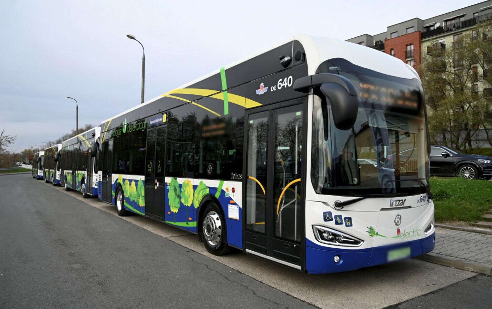 MIEJSKIE ZAKŁADY AUTOBUSOWE Hiszpańskie autobusy jednak nie przyjadą do Warszawy. Zaskakująca decyzja