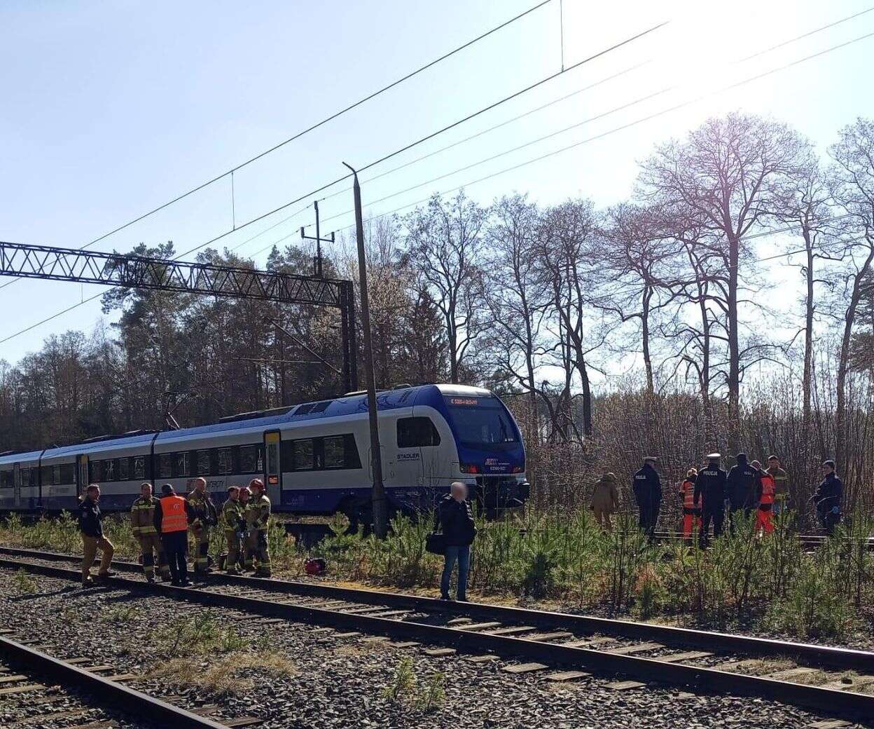 Olsztyn Tragedia na torach. Młoda kobieta wtargnęła wprost pod pociąg