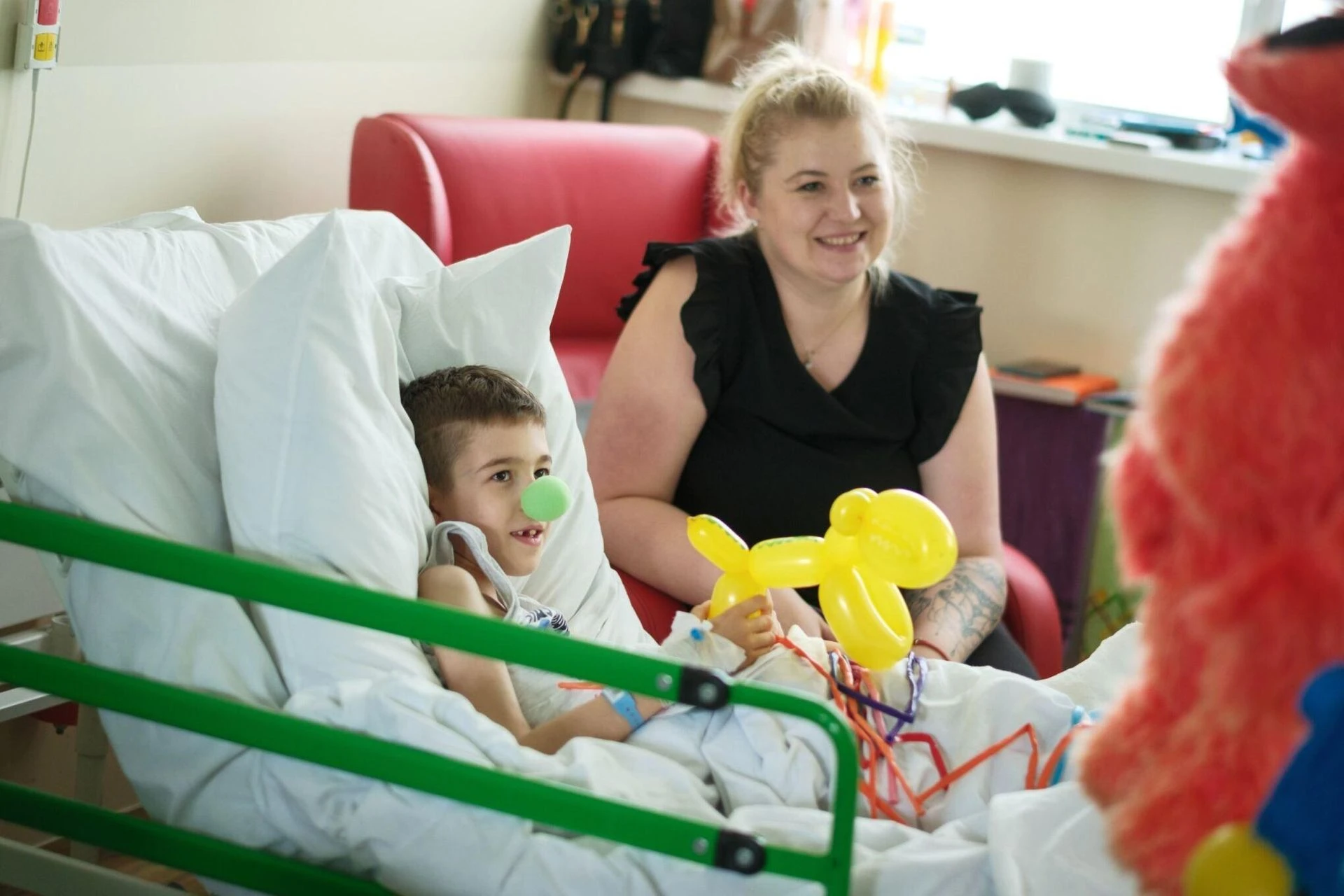 Ważna inicjatywa Uśmiech rodzica = siła dziecka. Fundacja zwraca uwagę na emocje opiekunów hospitalizowanych dzieci