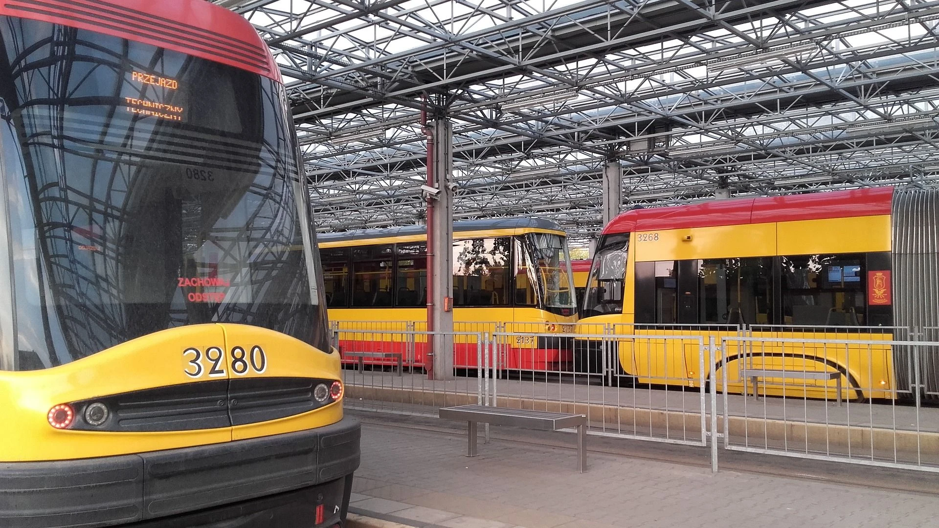 ZMIANY Warszawa: Tramwaje wracają na tory przy Arkadii i w al. Solidarności