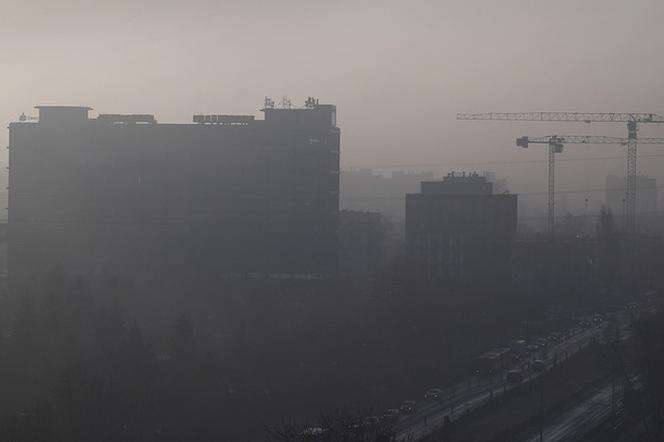 ALERT RCB Trujące powietrze na Śląsku. Smog przekroczył poziom alarmowy! 