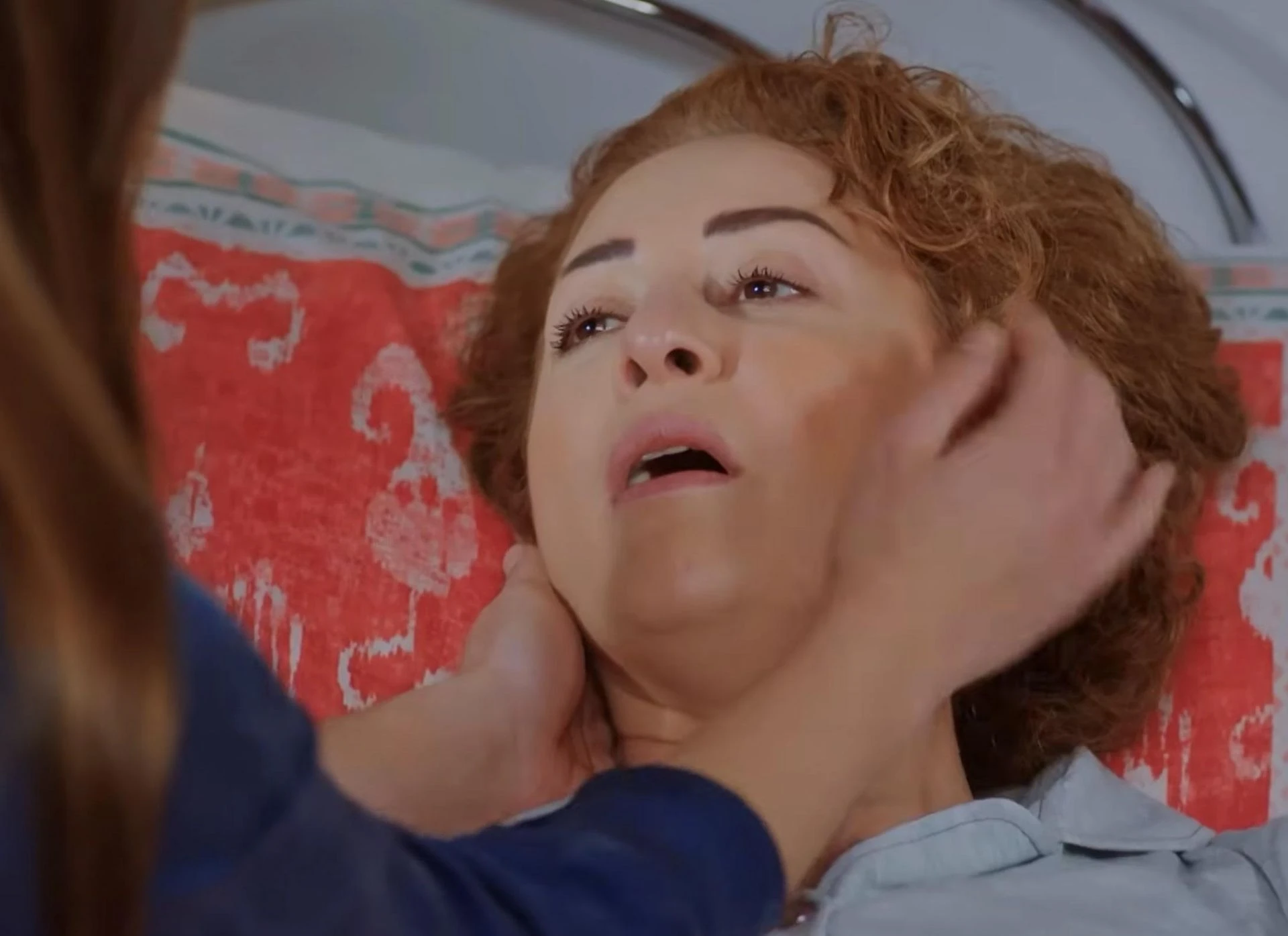 Tureckie seriale Miłość i nadzieja, odcinek 325: Hulya przemówi! Takie będą pierwsze słowa siostry Kuzeya - ZDJĘCIA