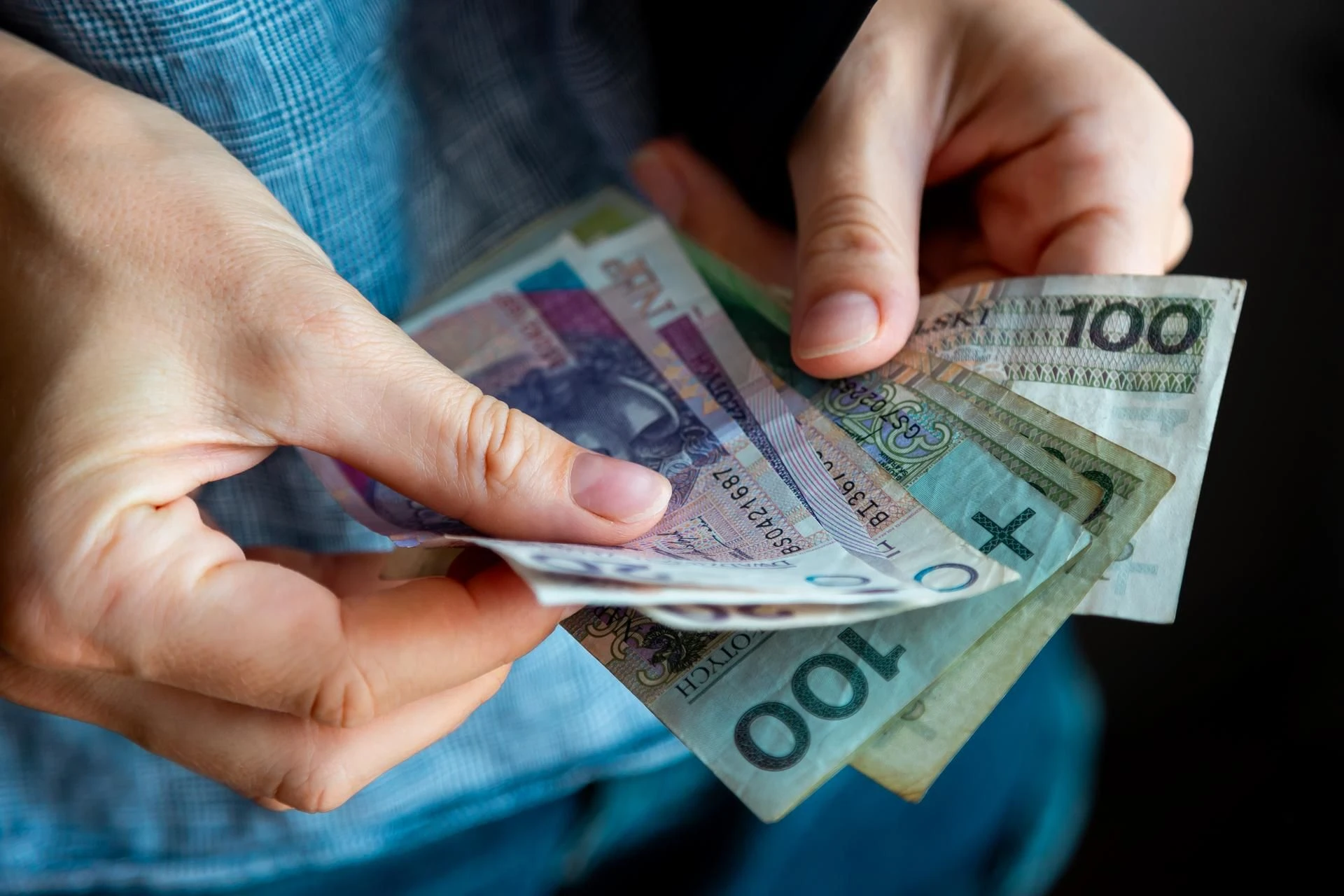Zarobki w Polsce Płaca minimalna ponad 5 tys. zł. Padła data