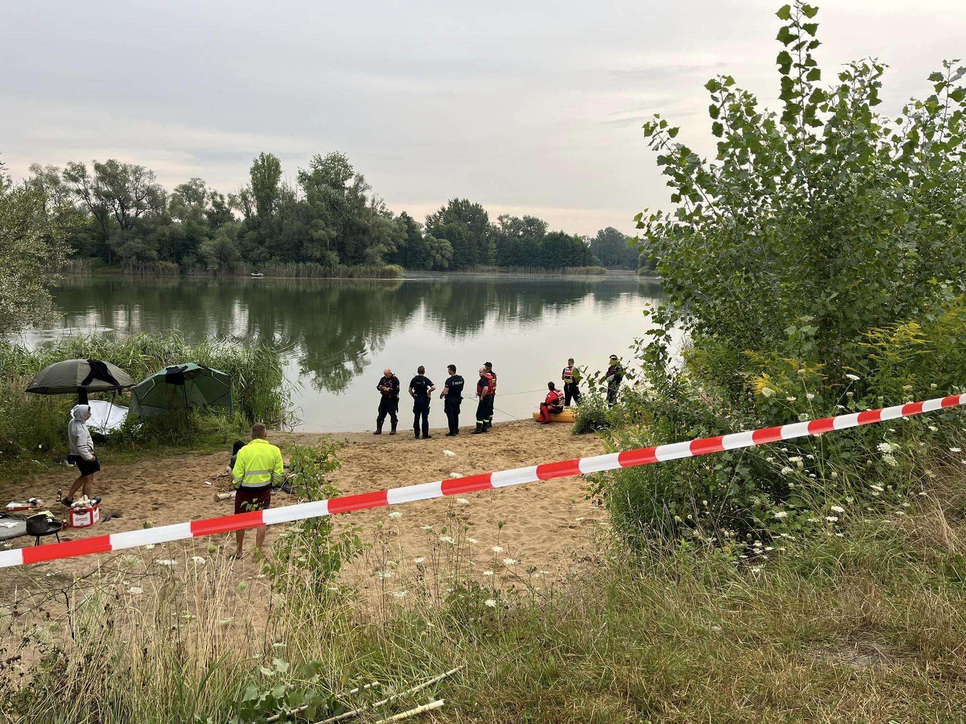 Tragedia w Krakowie W Przylasku Rusieckim utonął mężczyzna. Całkowity zakaz kąpieli go nie zatrzymał