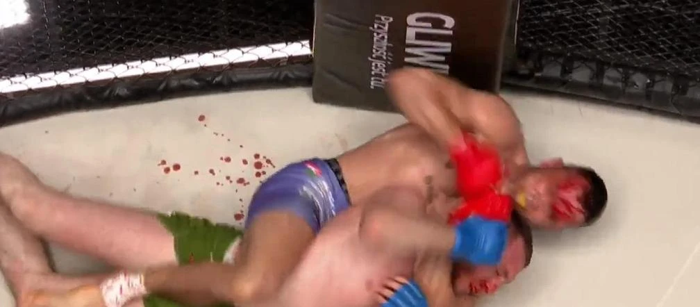 krwawa łaźnia! Morze krwi już w drugiej walce na KSW Epic! Rusiński i Tulshaev dali brutalne show