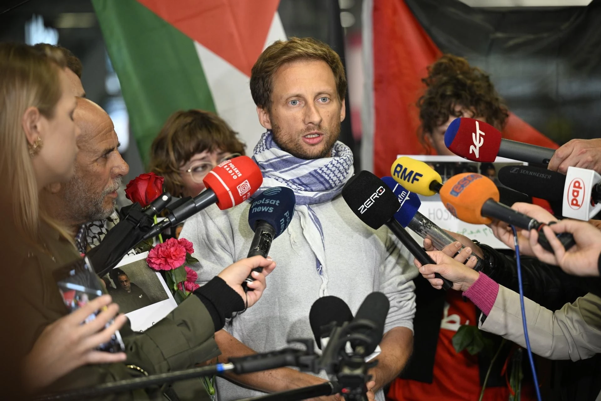 Udręka zatrzymanych działaczy Drastyczna relacja posła Sterczewskiego z izraelskiego więzienia: Nie pozwalali spać i szczuli nas psami