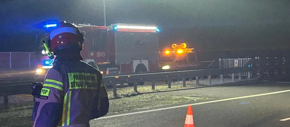 TRAGEDIA Śmierć na autostradzie A4 w Świętowni. 49-latek zginął potrącony przez ciężarówkę