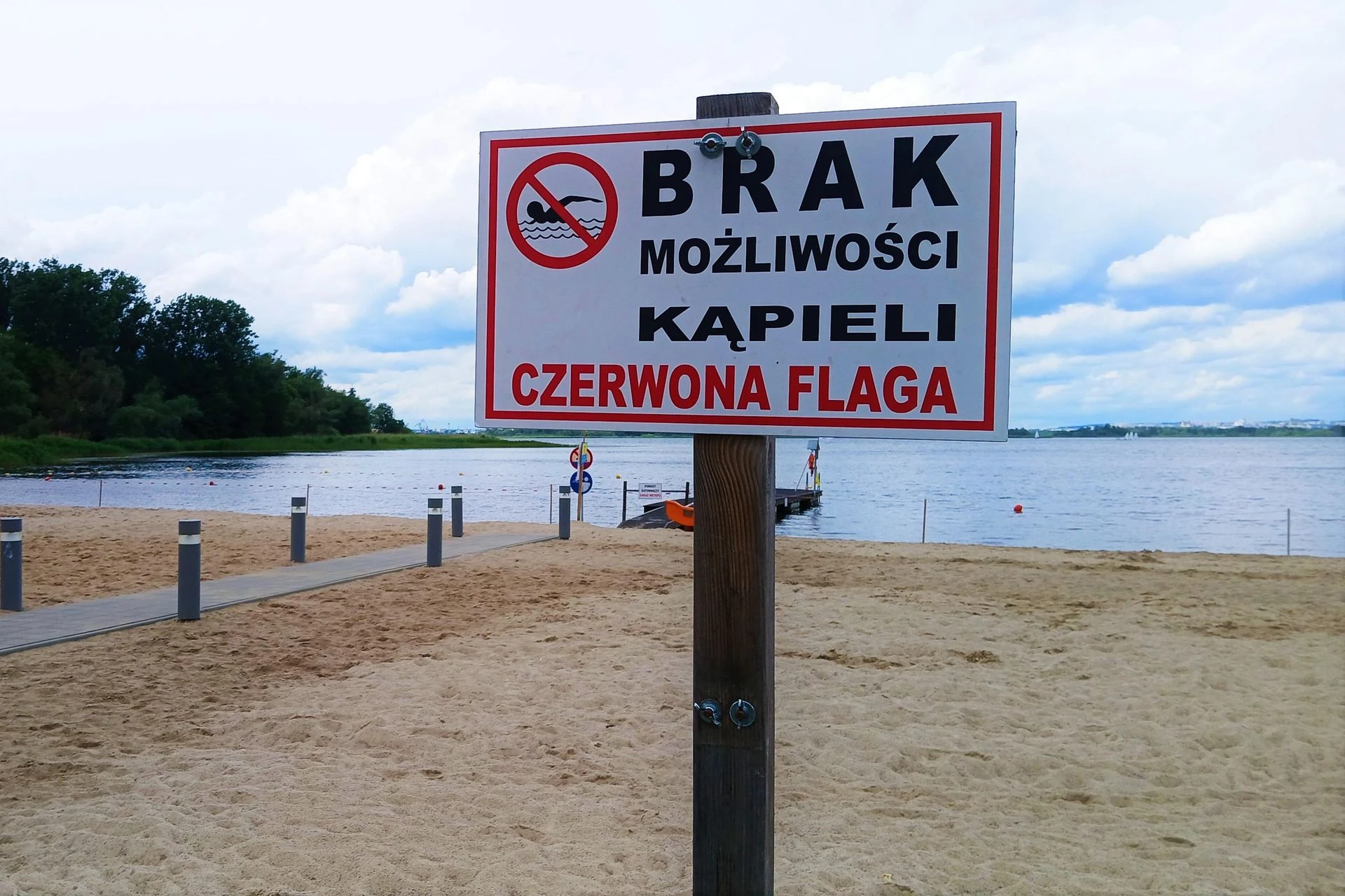 Lato w mieście Sezon kąpielowy w Szczecinie otwarty. Na jednym kąpielisku wciąż obowiązuje zakaz