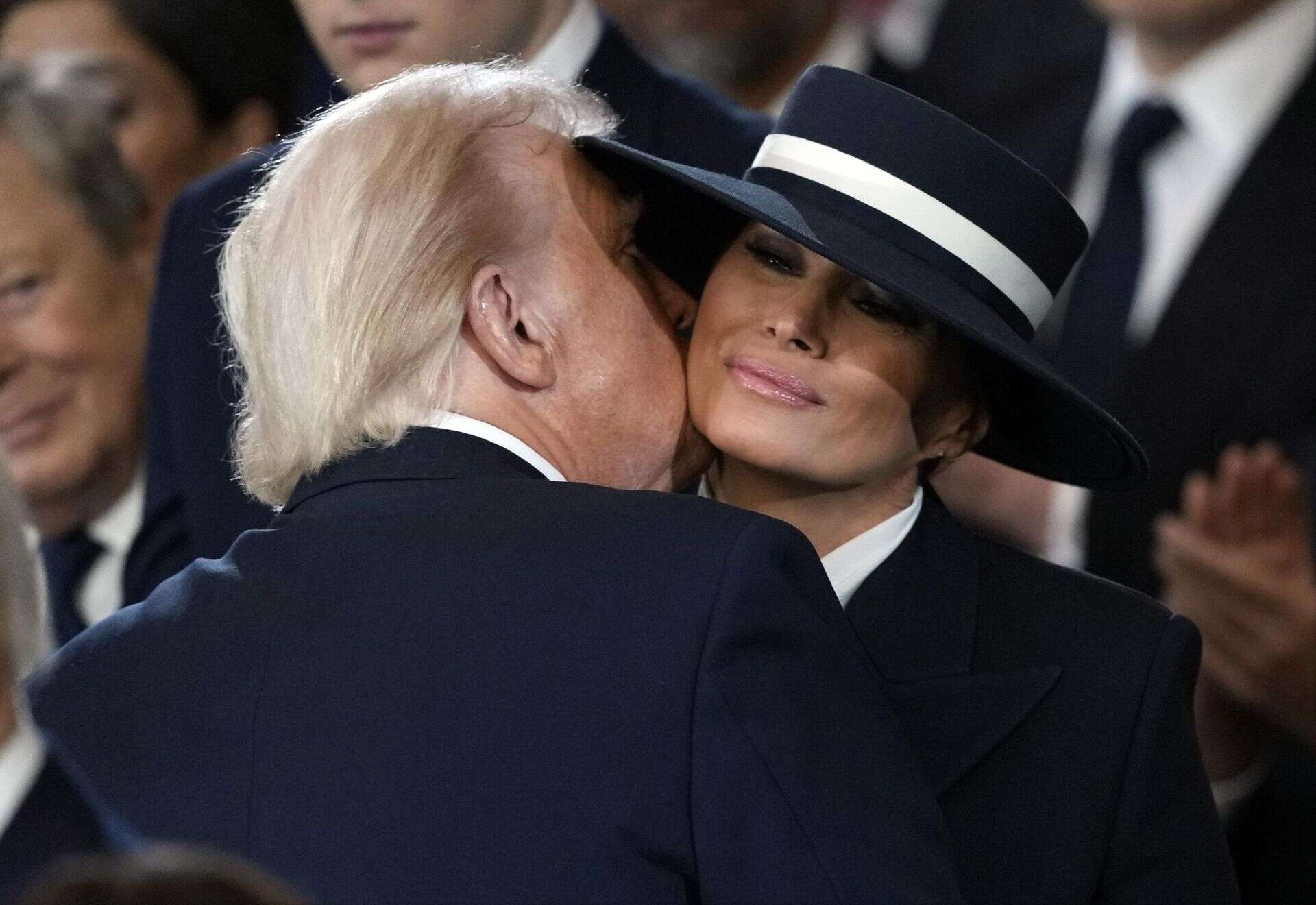 prezydent USA ujawnia Trump zaszokował słowami o Melanii. Tak się do niego zwraca żona, gdy się na niego z…