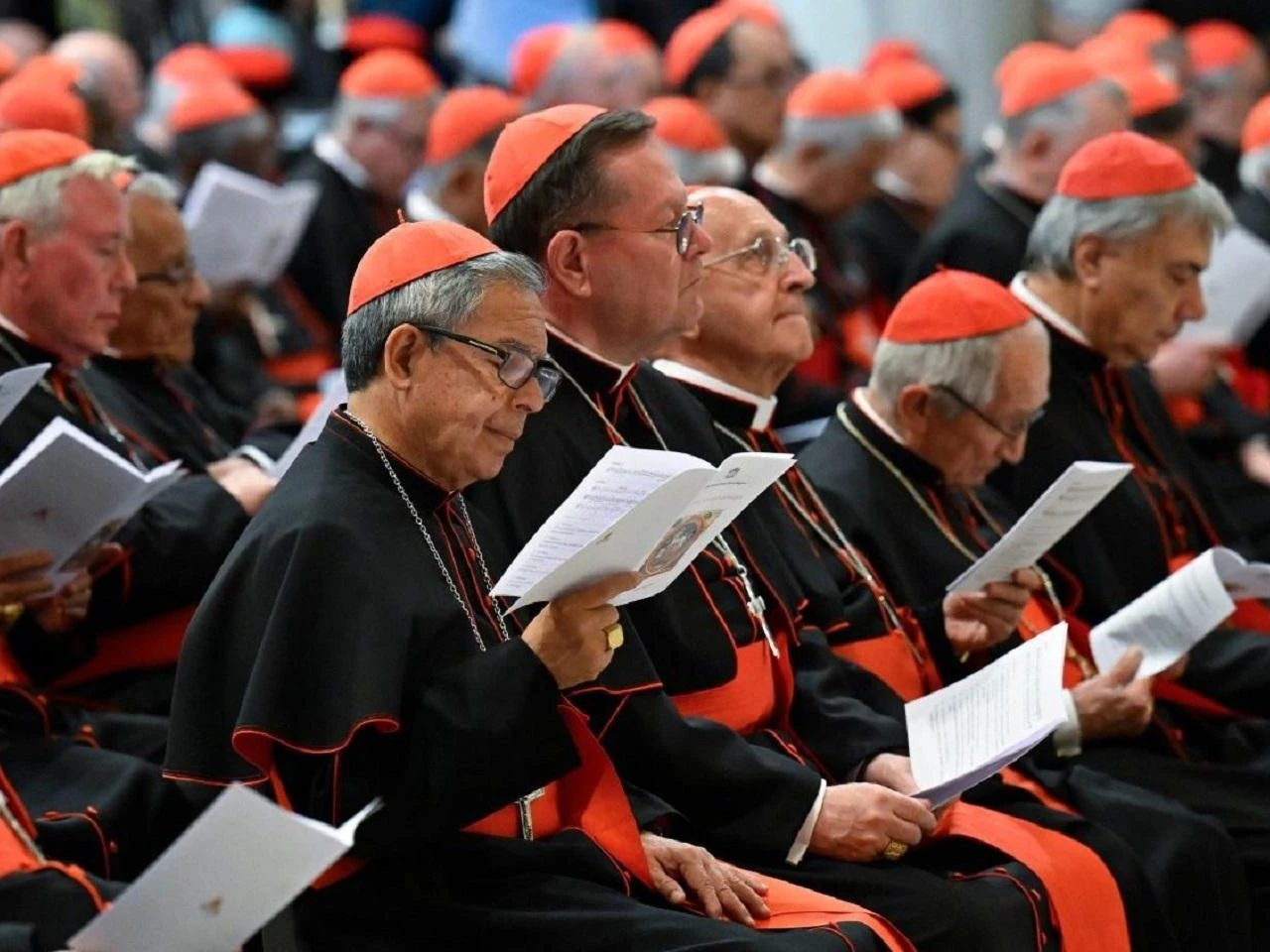 Przed konklawe Kolegium Kardynalskie modliło się przy grobie papieża Franciszka