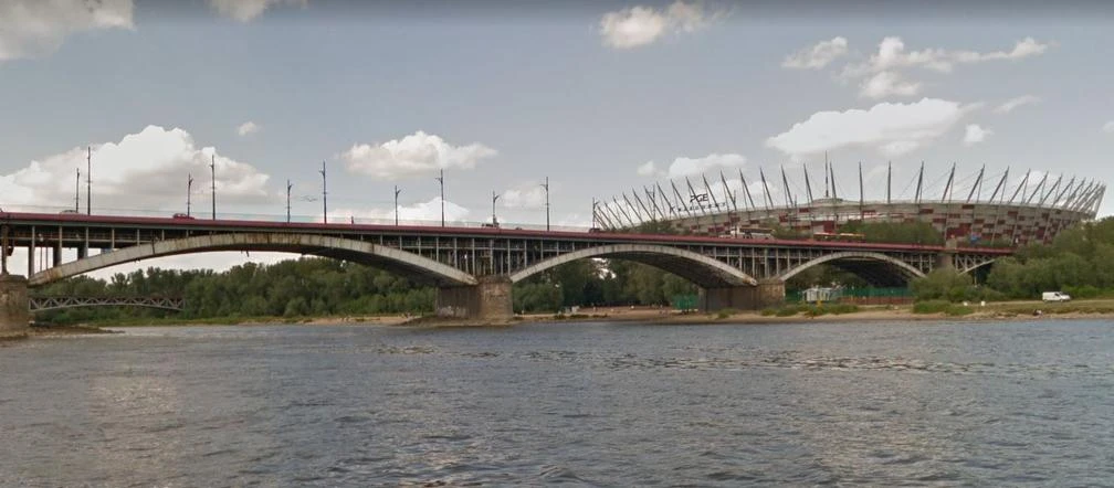 Horror nad Wisłą. 18-latek runął z mostu Poniatowskiego! Wpadł prosto do rzeki