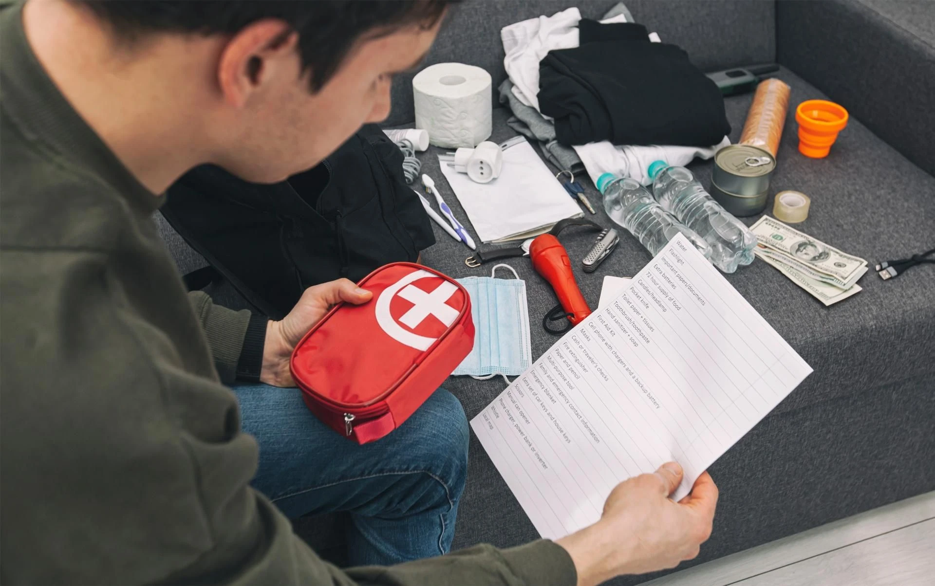 superporadnik bezpieczeństwa Bądź gotowy! Pożar, powódź, długotrwały brak prądu – jak postępować?