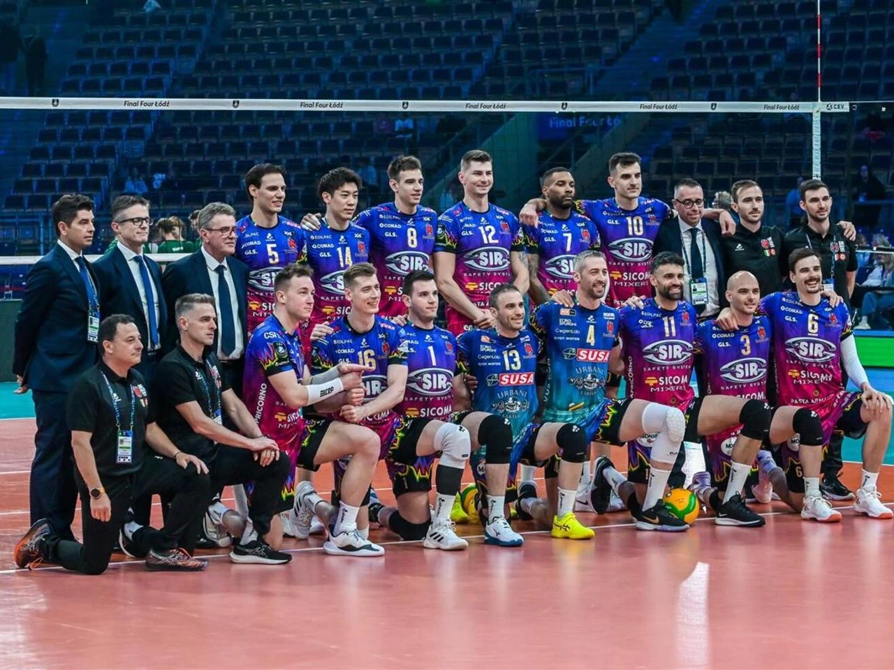 Siatkarska Liga Mistrzów Bezbarwny półfinał na otwarcie Final Four w Łodzi. Perugia pokonała zespół z Ankary.…