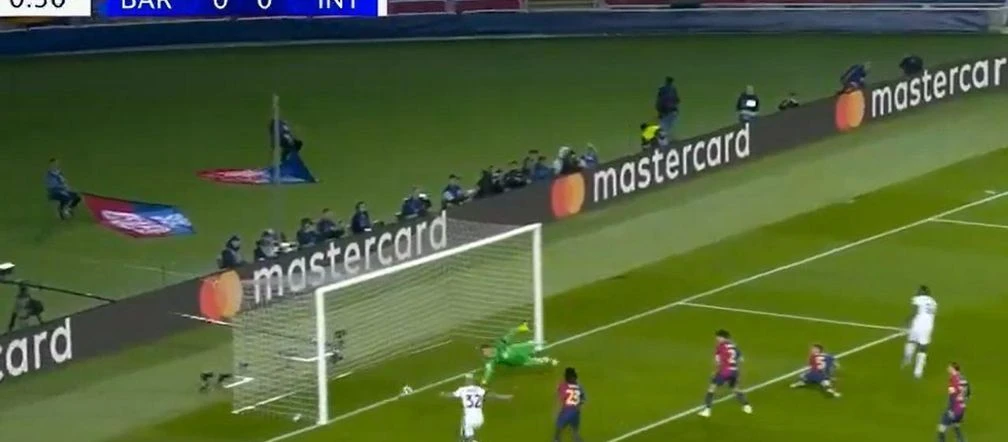 Co za początek! FC Barcelona – Inter Mediolan: Wojciech Szczęsny puścił gola w 30. sekundzie! Co za …