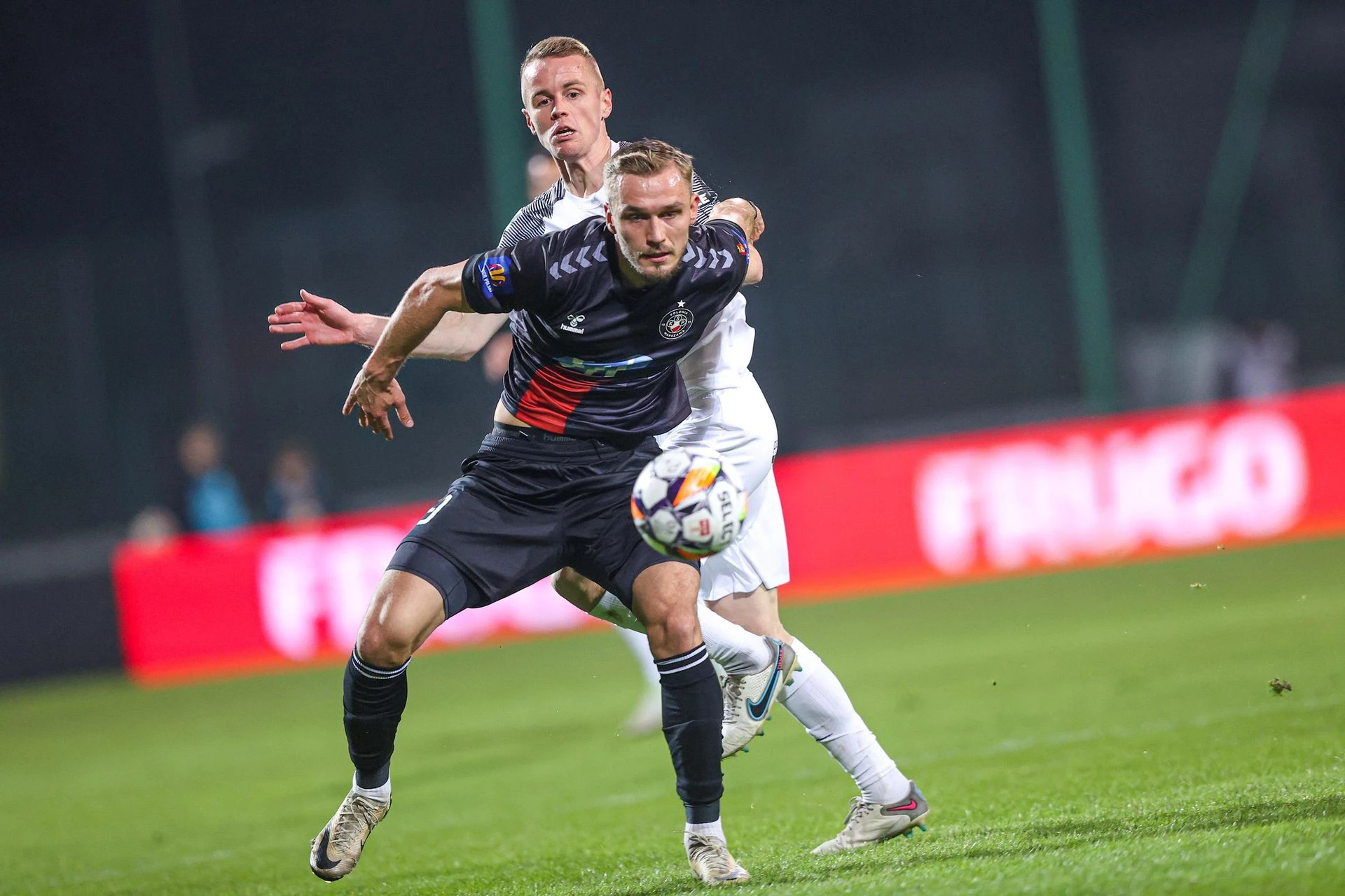 Derby Mazowsza w barażach o Ekstraklasę Łukasz Zjawiński poniósł Polonię do baraży. Poniesie ją do Ekstraklasy?