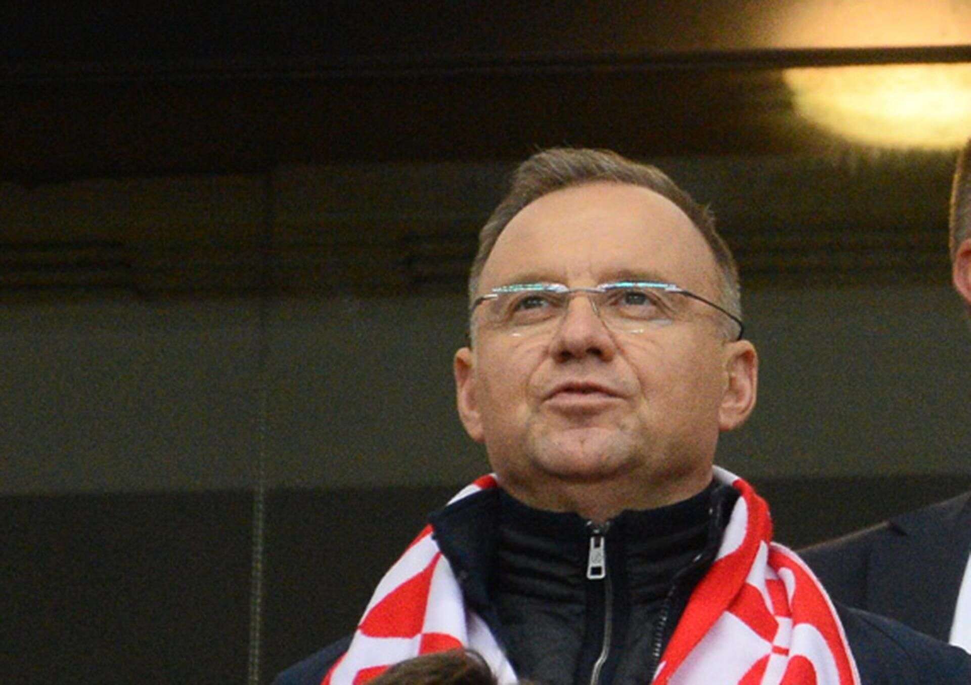 prezydent na meczu Andrzej Duda na żywo ogląda rollecoaster w meczu Polaków! Prezydent pojawił się na t…