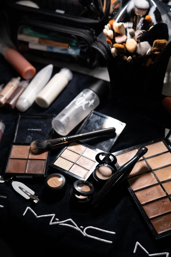Strefa beauty Pokaż światu swoje prawdziwe oblicze. Makijaż na wiosnę