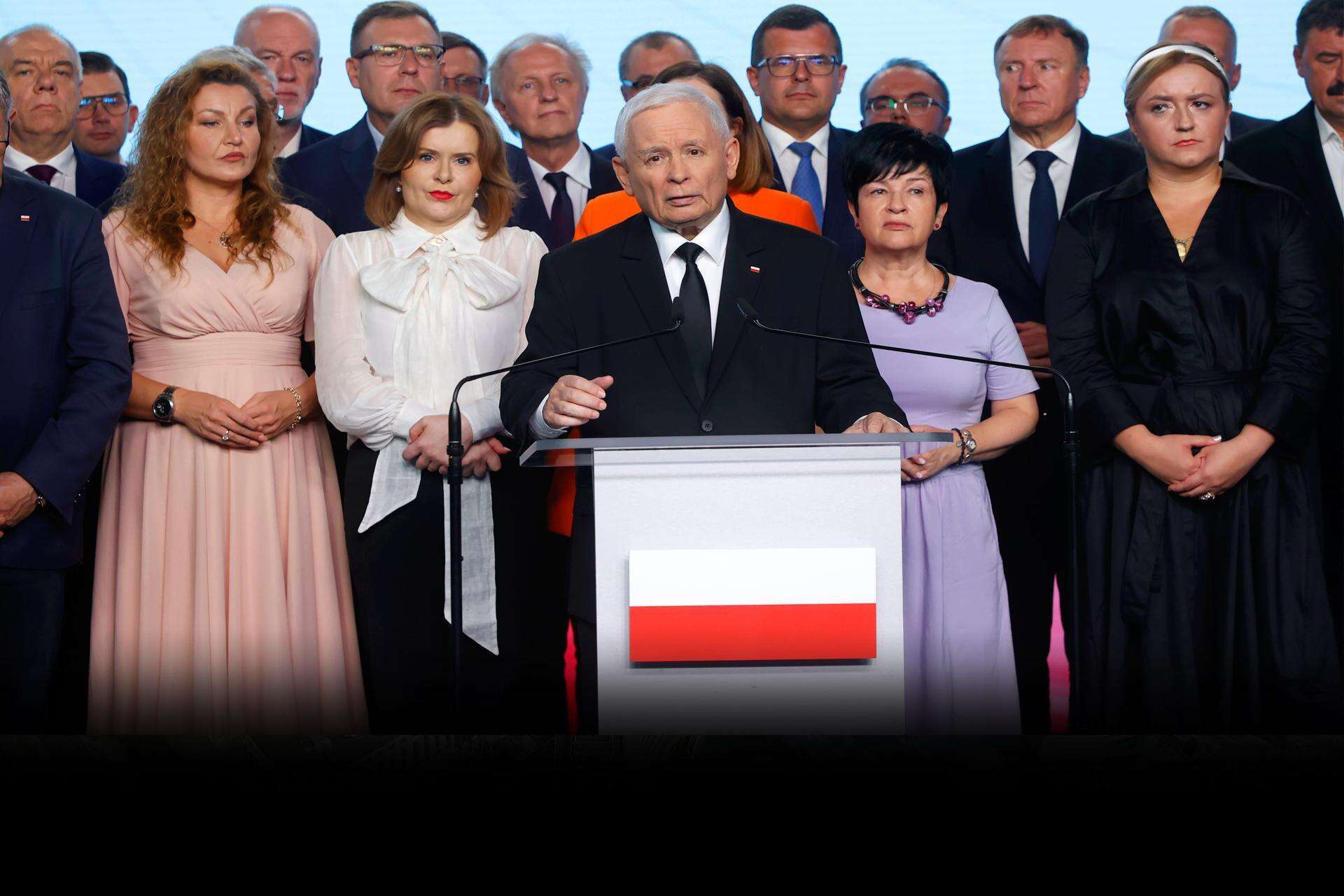 Emocje sięgają zenitu Wzburzony Jarosław Kaczyński nie gryzł się w język i prosi Polaków o grosze!