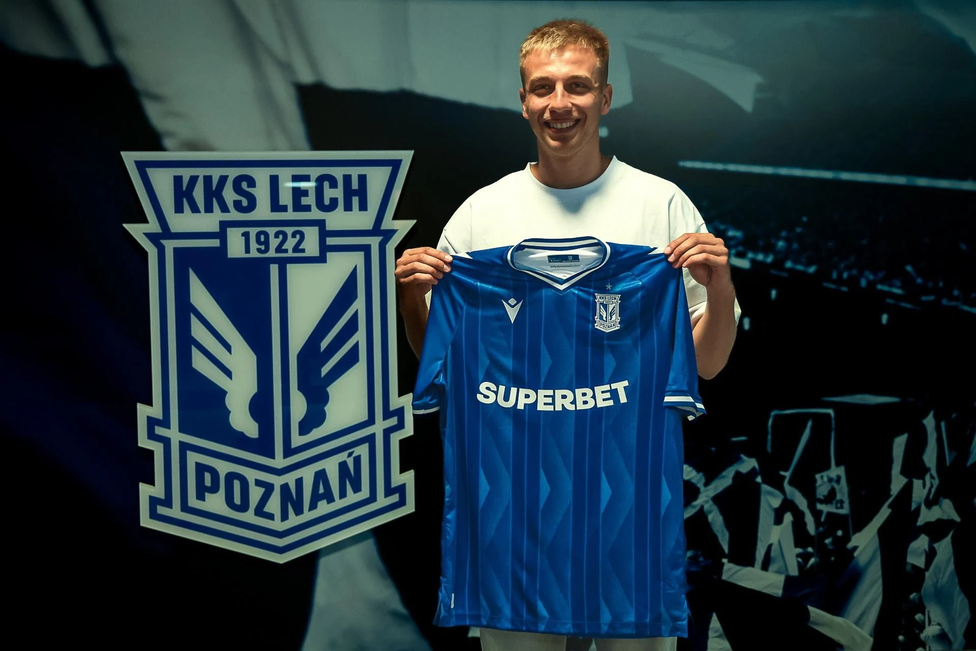 Transferowa bomba w Ekstraklasie! Oficjalnie: Mateusz Skrzypczak wraca do domu, znów zagra w Lechu! Kolejorz zbroi się…