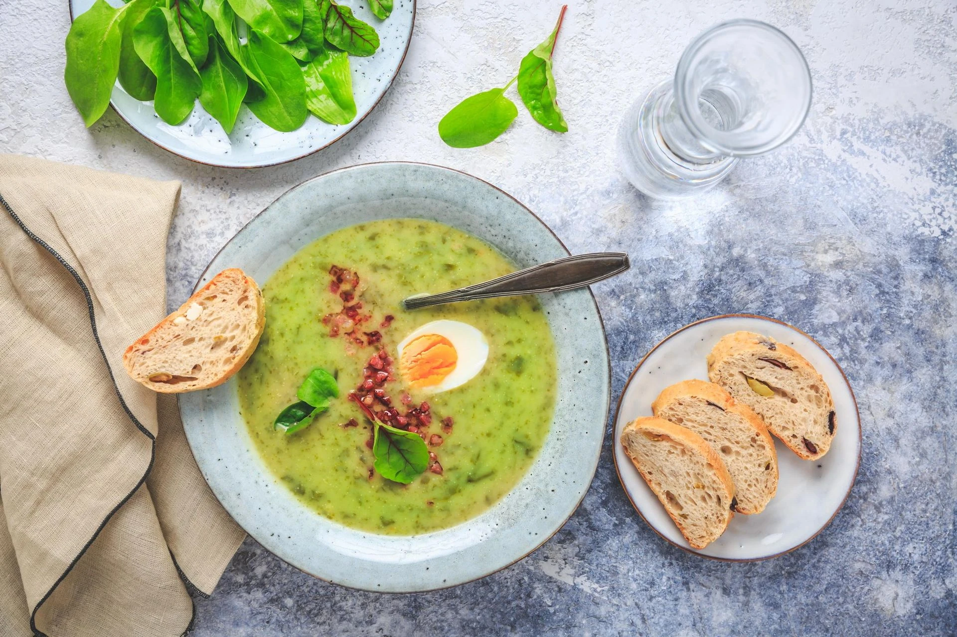 strefa gastro Wiosenna zupa, która zachwyca smakiem i kolorem. Babcia dodawała do niej ten składni…