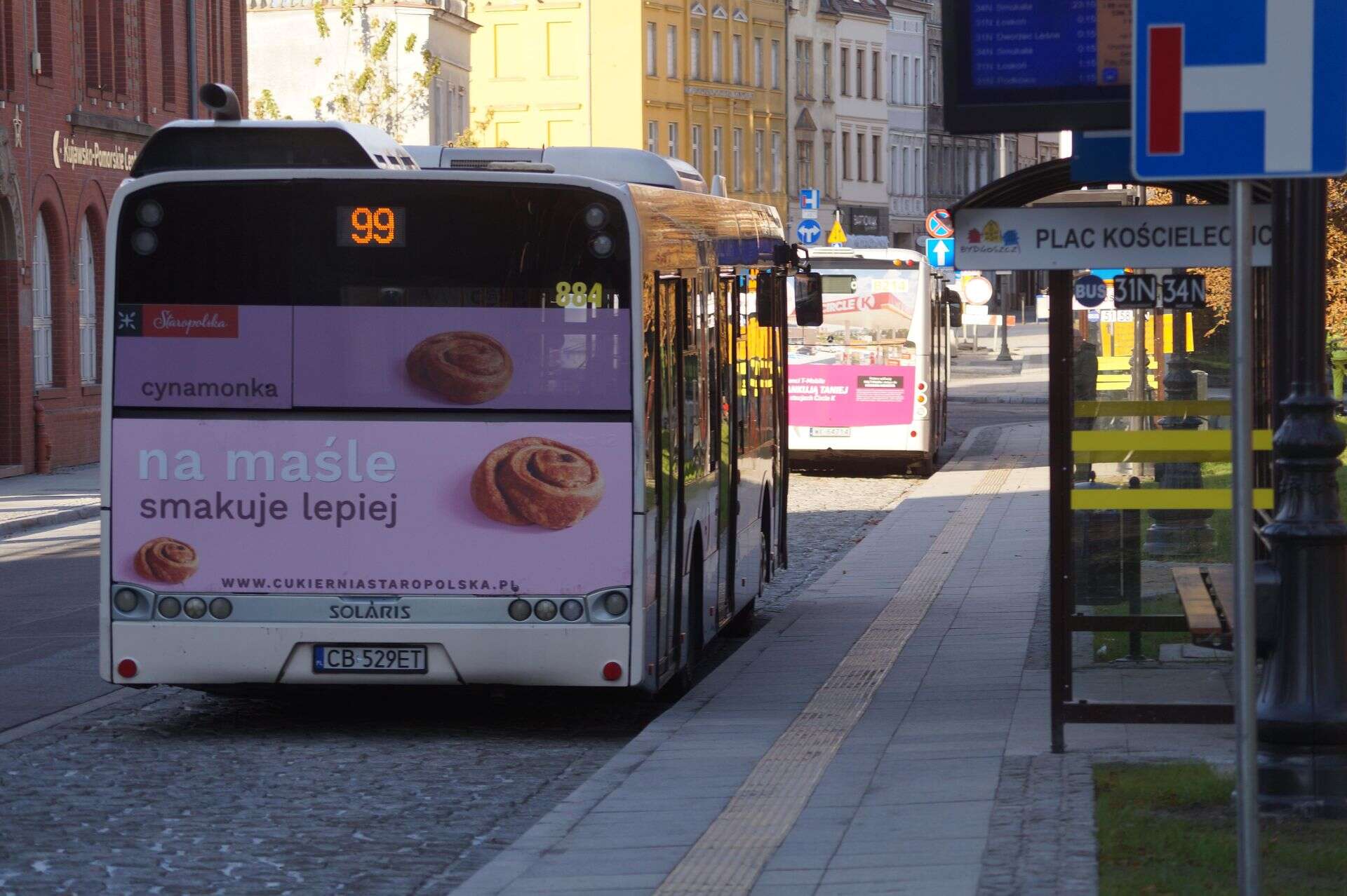 koniec prac! Na zrewitalizowany plac Kościeleckich w Bydgosczy wróciły autobusy!