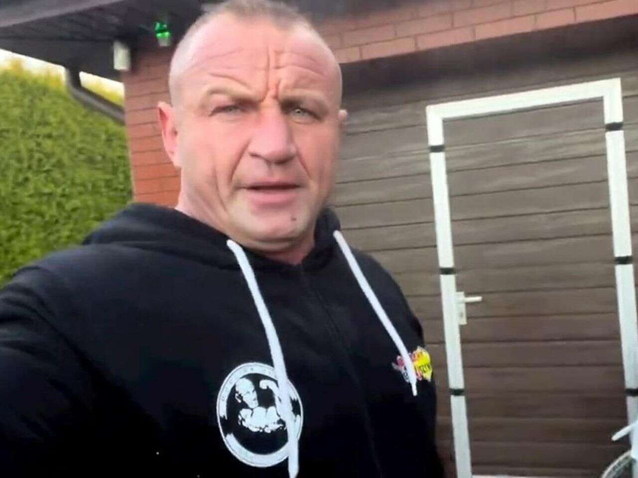 Zobacz Tak mieszka Mariusz Pudzianowski. Dom strzeżony, że hej! Tylko spójrz