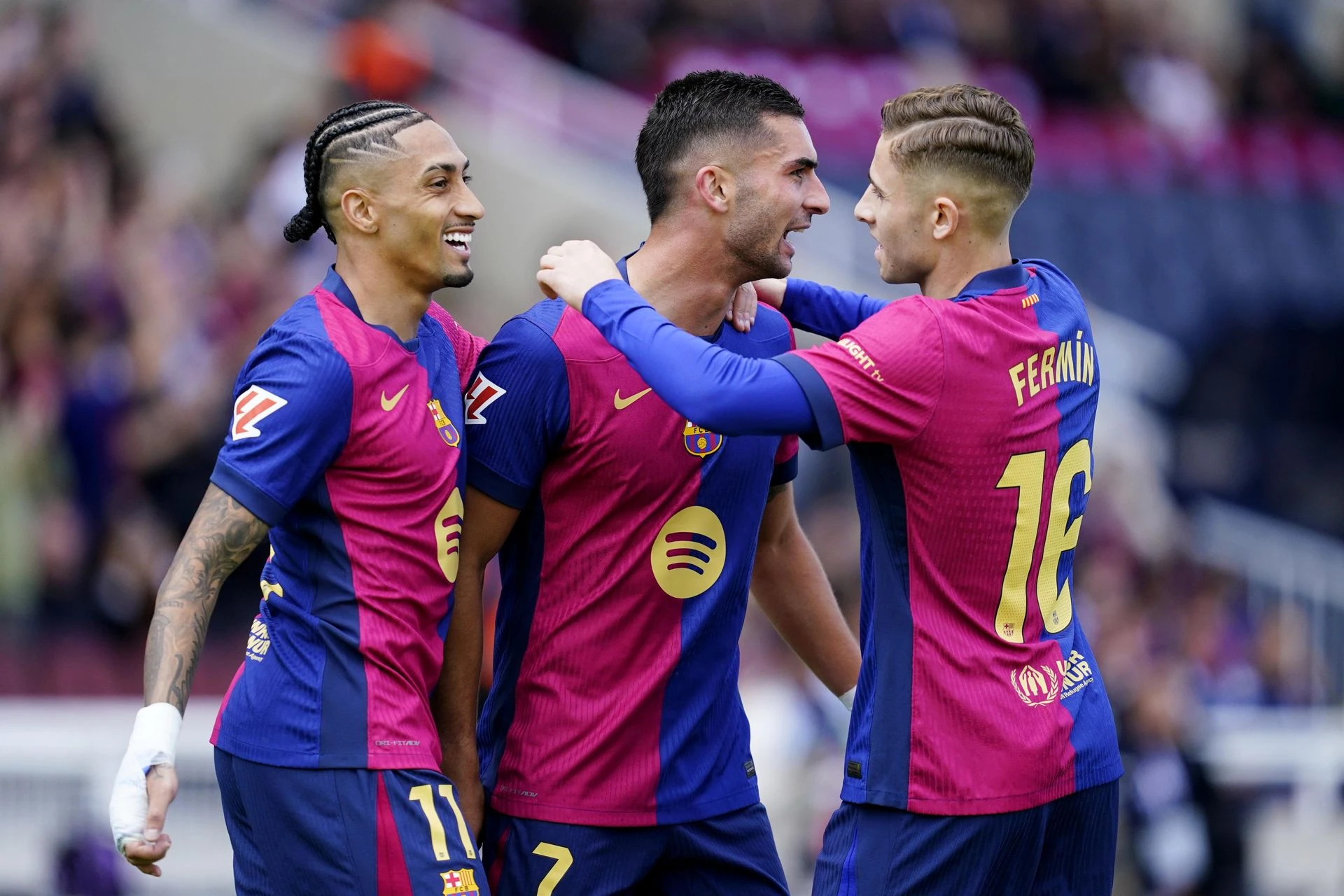 LaLiga Szalona ofensywa Barcelony bez Lewandowskiego. Historyczny mecz przeciwko Mallorce