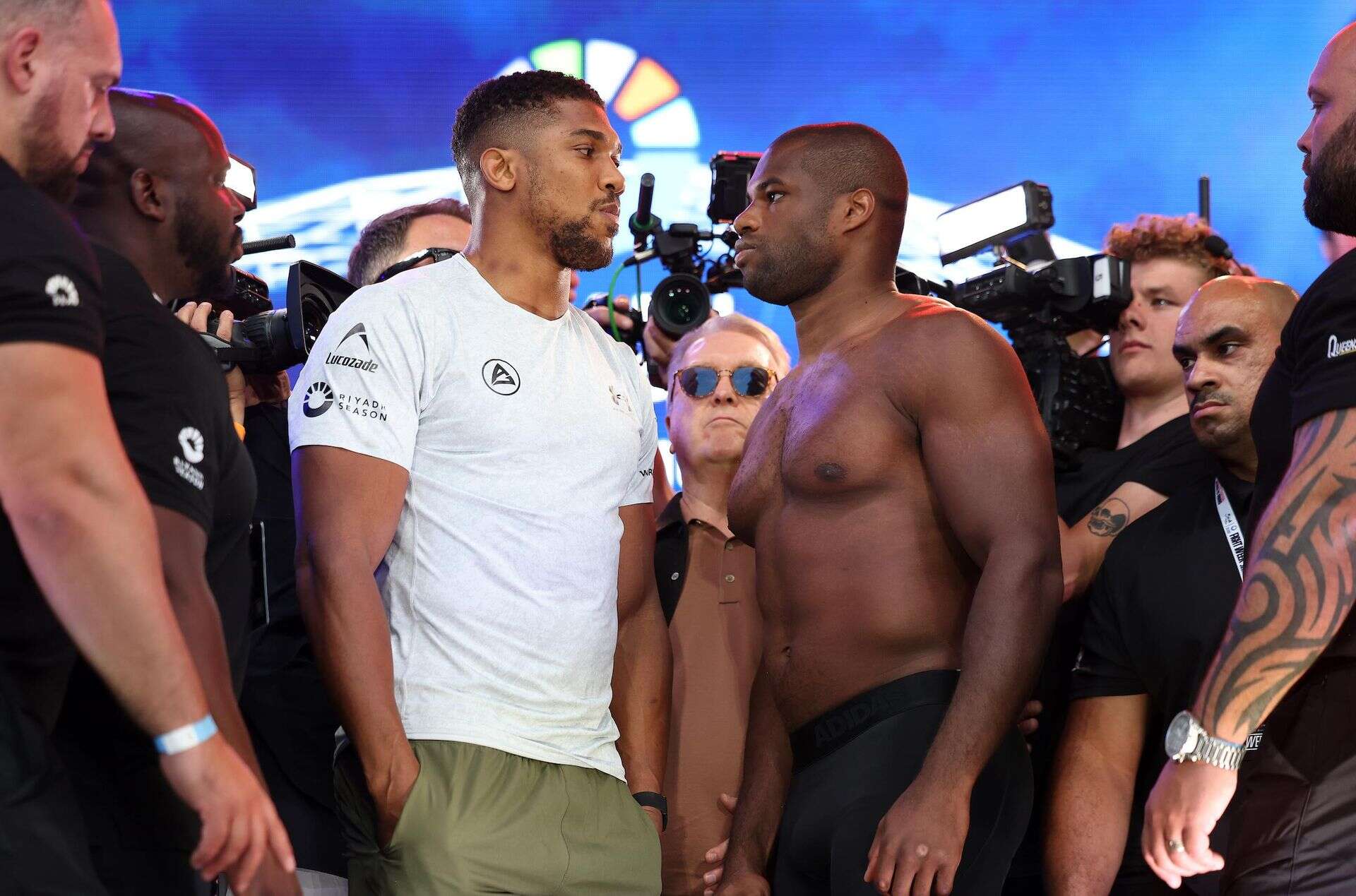 Ostatnie face to face! Joshua i Dubois już po ważeniu. Zarobią gigantyczne pieniądze za walkę na Wembley