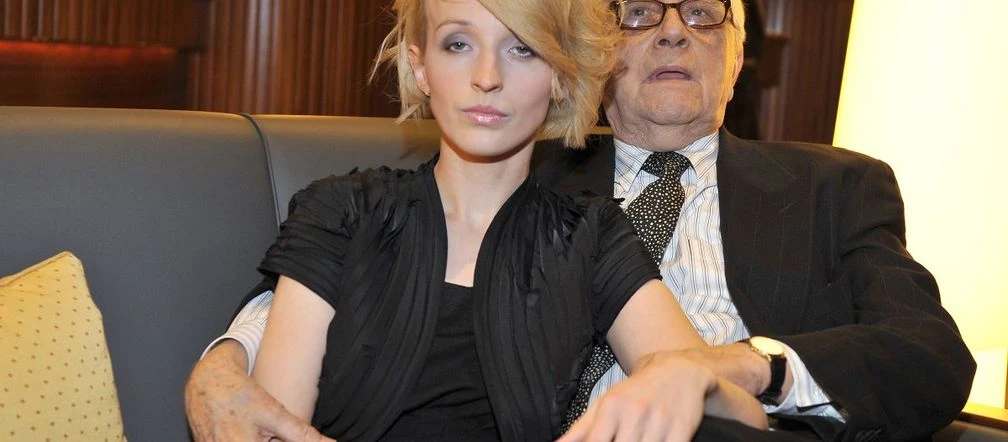 Wiemy, co się u niej dzieje Zniknęła z Polski po śmierci męża. Teraz Kamila Łapicka podbija Hiszpanię!