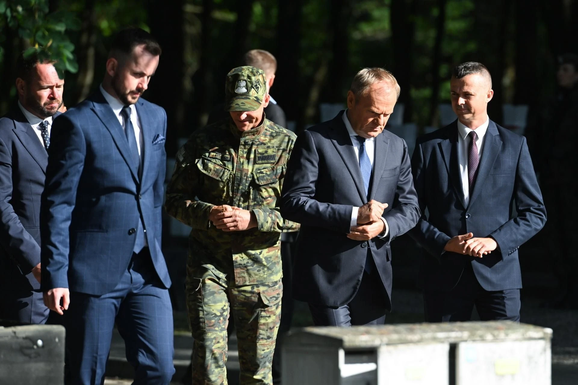 Mocne słowa Tuska na cmentarzu. 