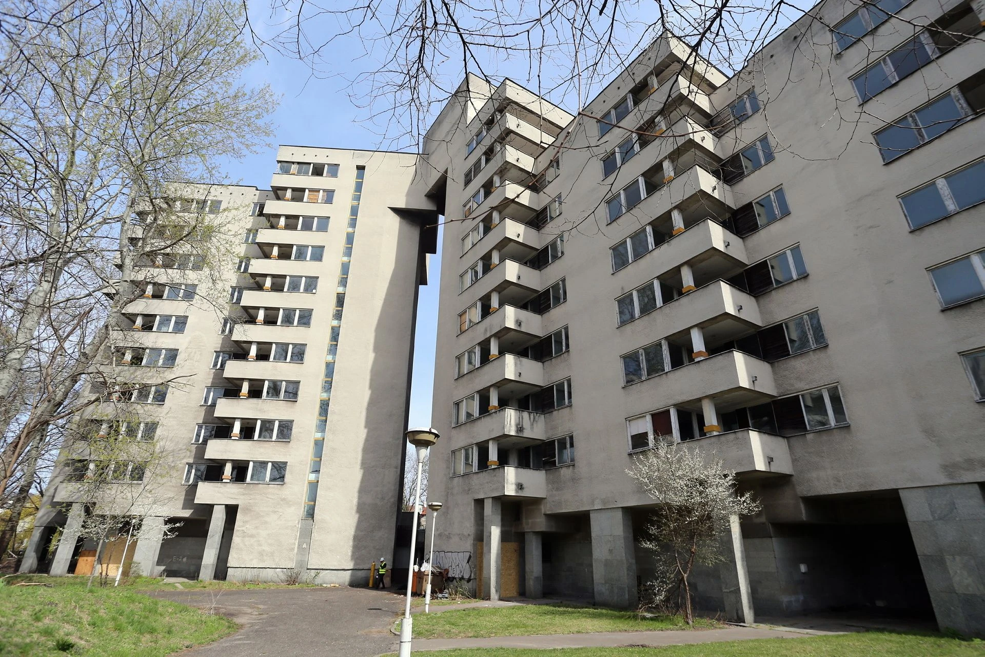 Sobieskiego 100 Wiemy co dalej ze „Szpiegowem”. Dawne rosyjskie osiedle w Warszawie czekają wielkie zmiany