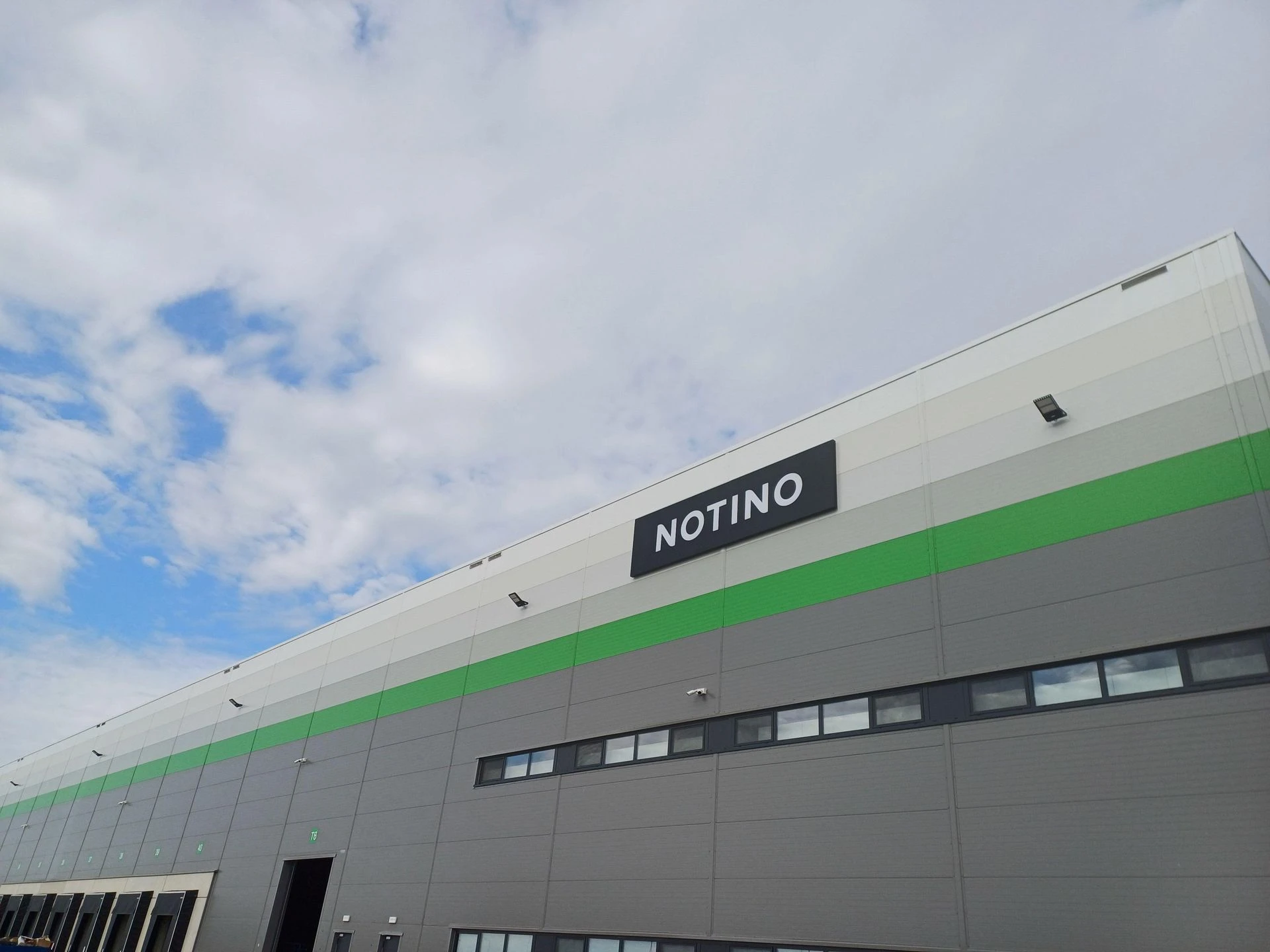 Strefa beauty Od kliknięcia do klienta: podróż paczki Notino – szybkość, inteligentna technologia …
