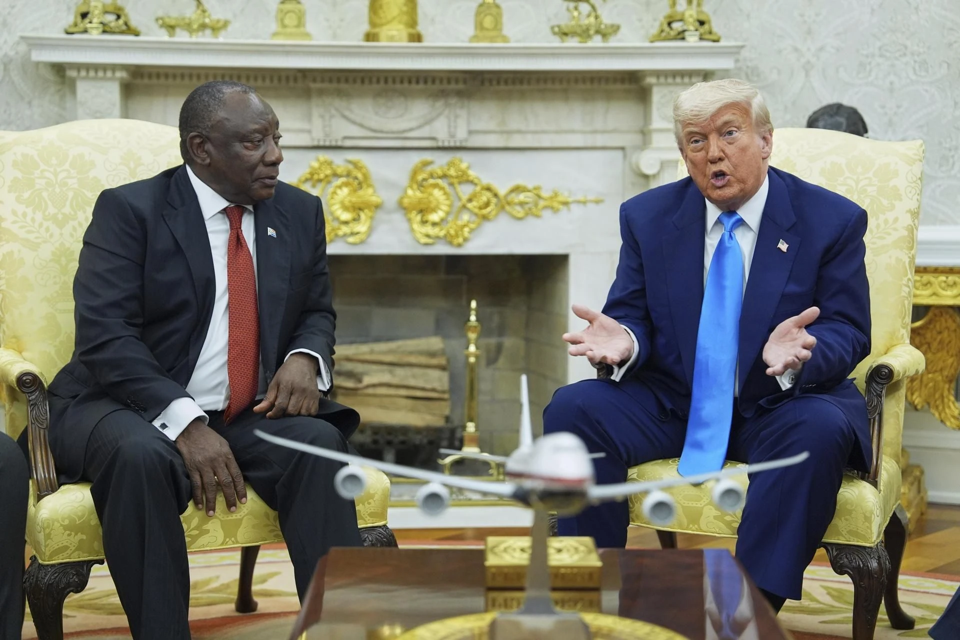 Szerzył teorię spiskową Donald Trump „obrońcą białych ludzi”. Publicznie skarcił prezydenta Republiki Połudn…