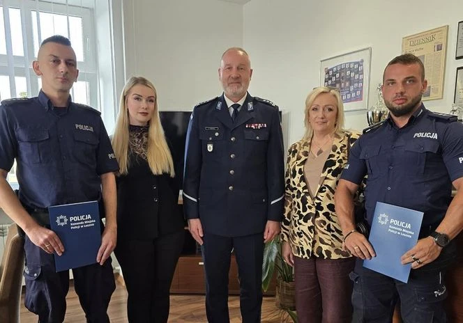 Ogromne brawa! Pęknięta rura i dramat lokatorek. Dzielnicowi pokazali, jak wygląda prawdziwa pomoc