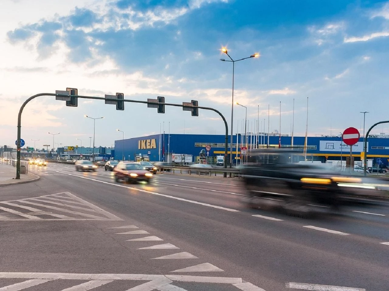 Zapłacimy za parking IKEA w Krakowie wprowadza rewolucyjną zmianę. Kary nawet 150 zł!