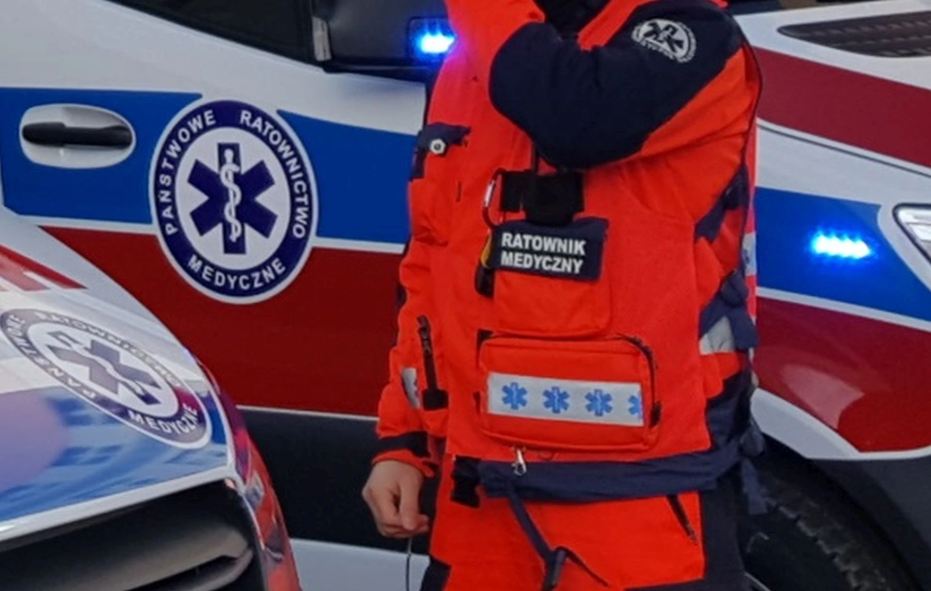 STRASZNE Kolejny atak z nożem na ratowników medycznych. Było o krok od powtórki z Siedlec