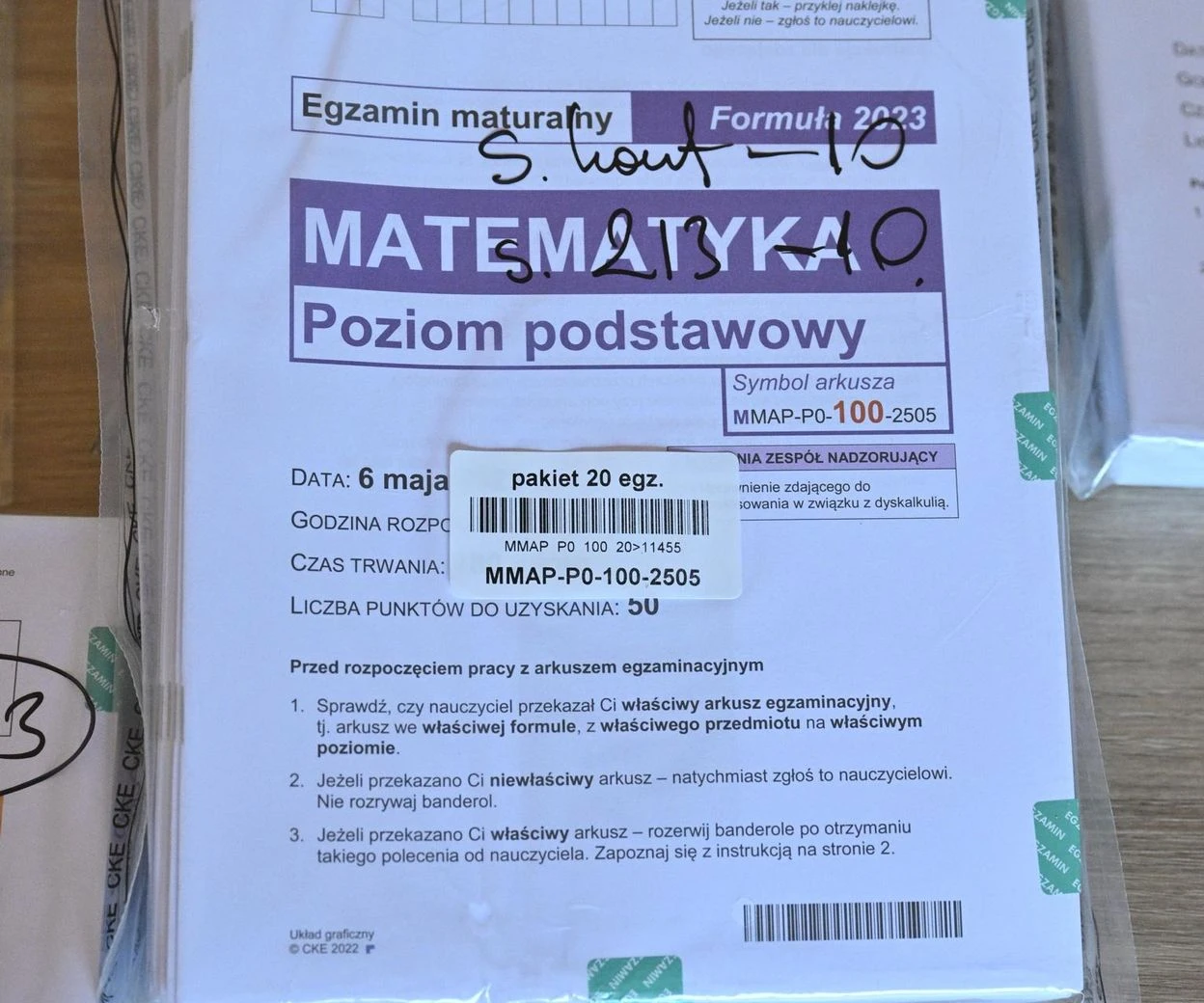 Matura 2025 Matura 2025 z matematyki unieważniona? CKE zabiera głos po wycieku zdjęć w sieci! [6…