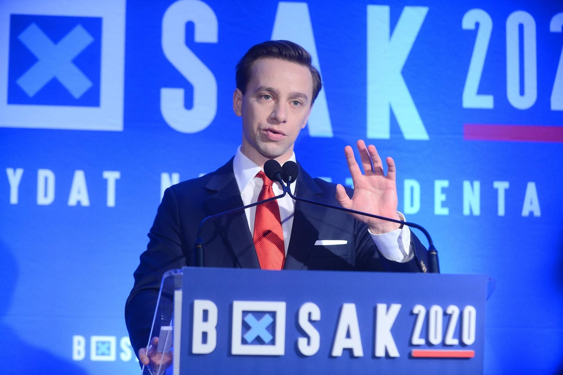 oskarża rząd Bosak grzmi ws. działki pod CPK! Domaga się dymisji człowieka PSL!